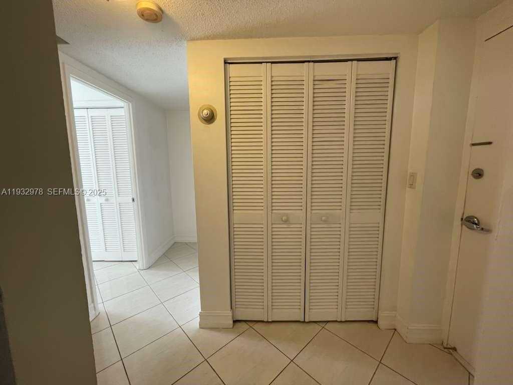 Small Image of 1455 NORTH TREASURE DR #4L, North Bay Village Number 14