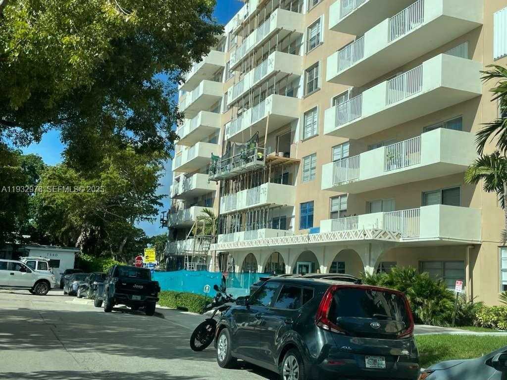 Small Image of 1455 NORTH TREASURE DR #4L, North Bay Village Number 16