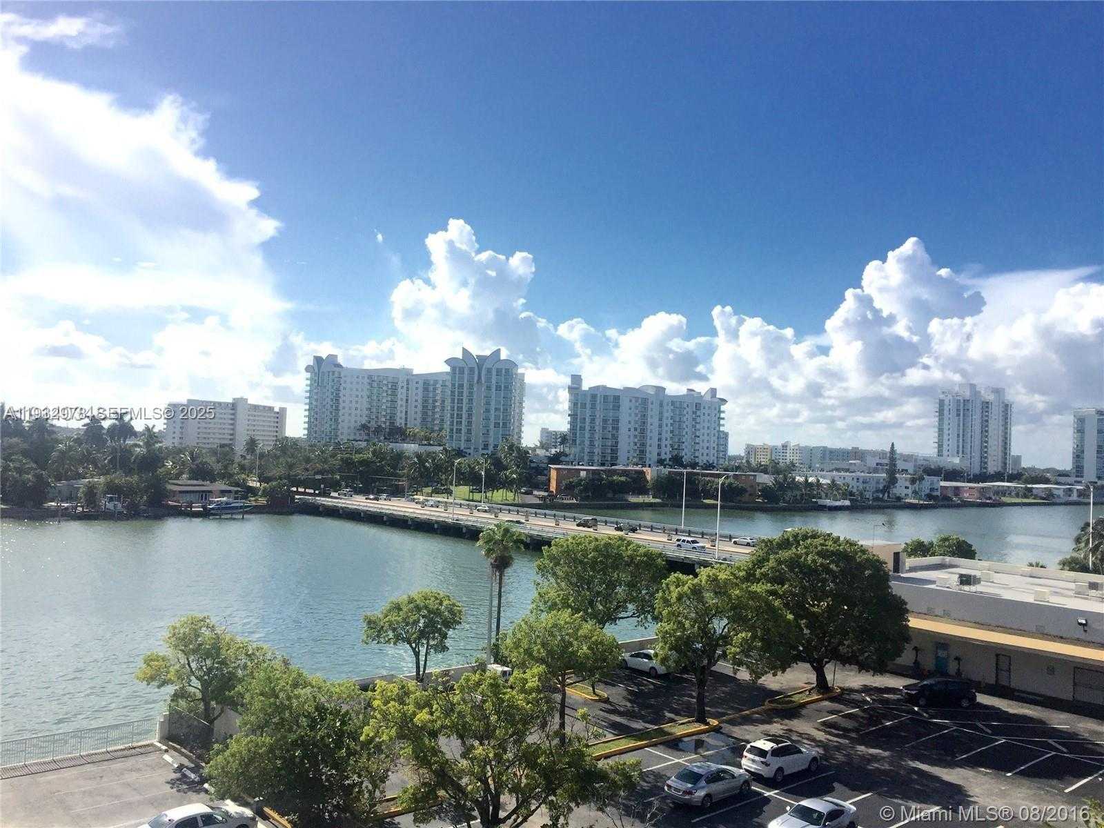 Small Image of 1455 NORTH TREASURE DR #4L, North Bay Village Number 3