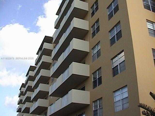 Small Image of 1455 NORTH TREASURE DR #4L, North Bay Village Number 4