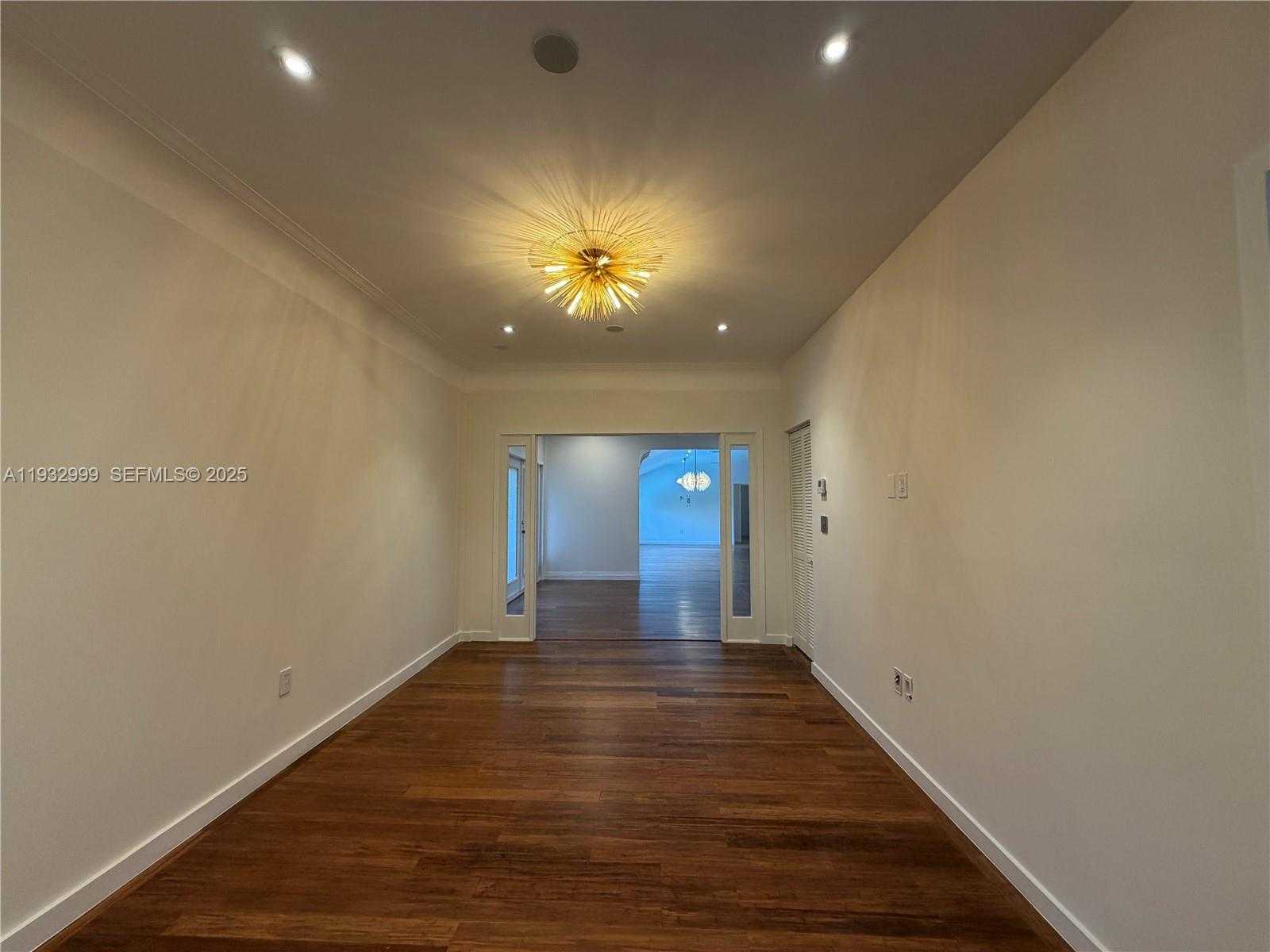 Small Image of 621 WEST DILIDO DR, Miami Beach Number 11