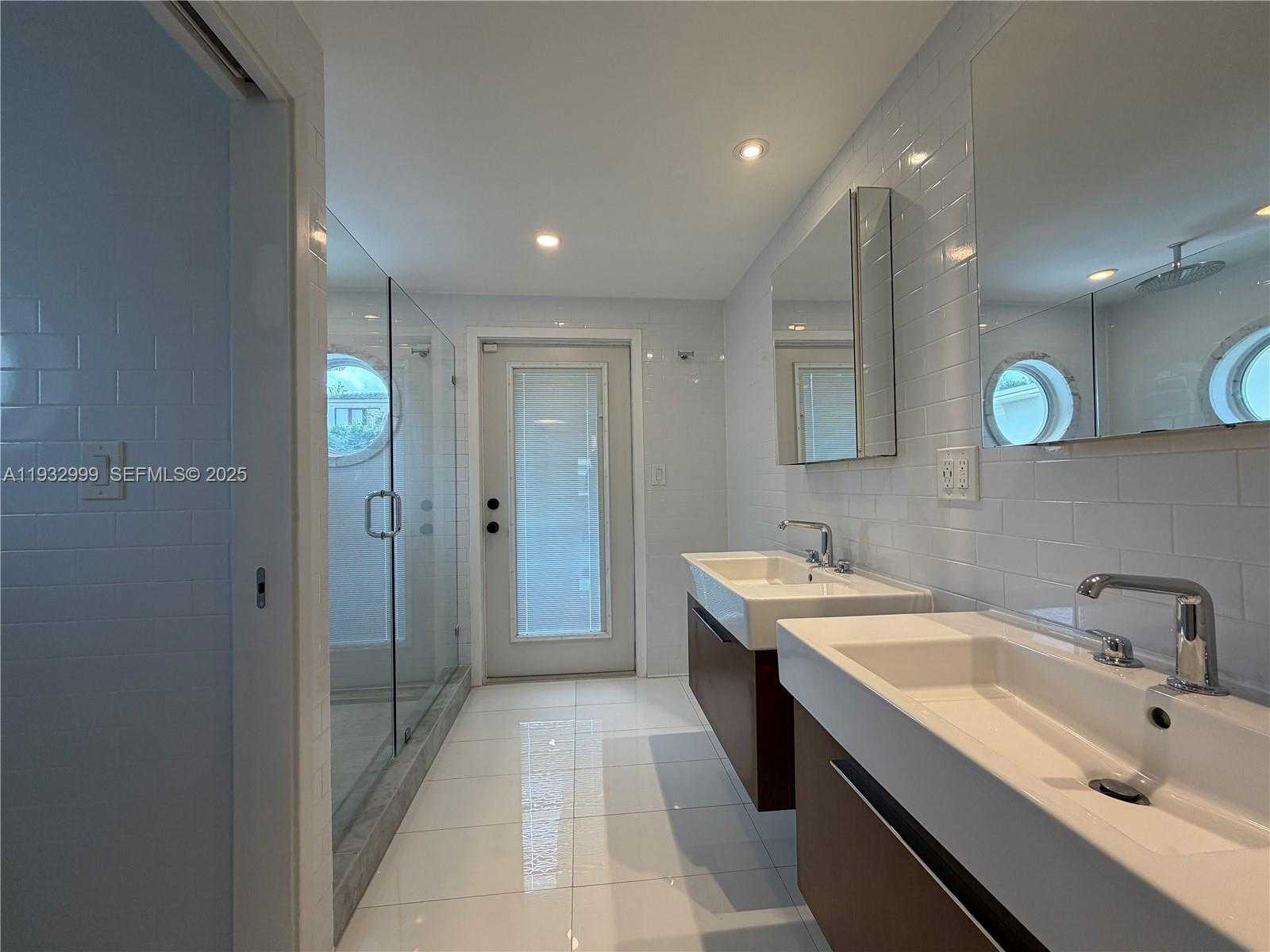 Small Image of 621 WEST DILIDO DR, Miami Beach Number 16