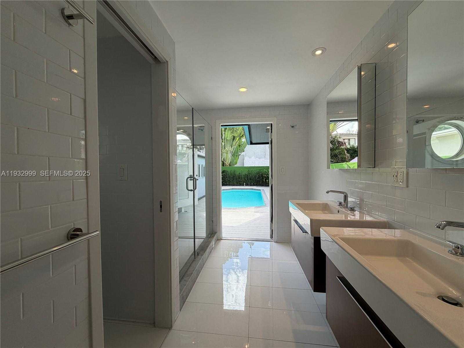 Small Image of 621 WEST DILIDO DR, Miami Beach Number 17