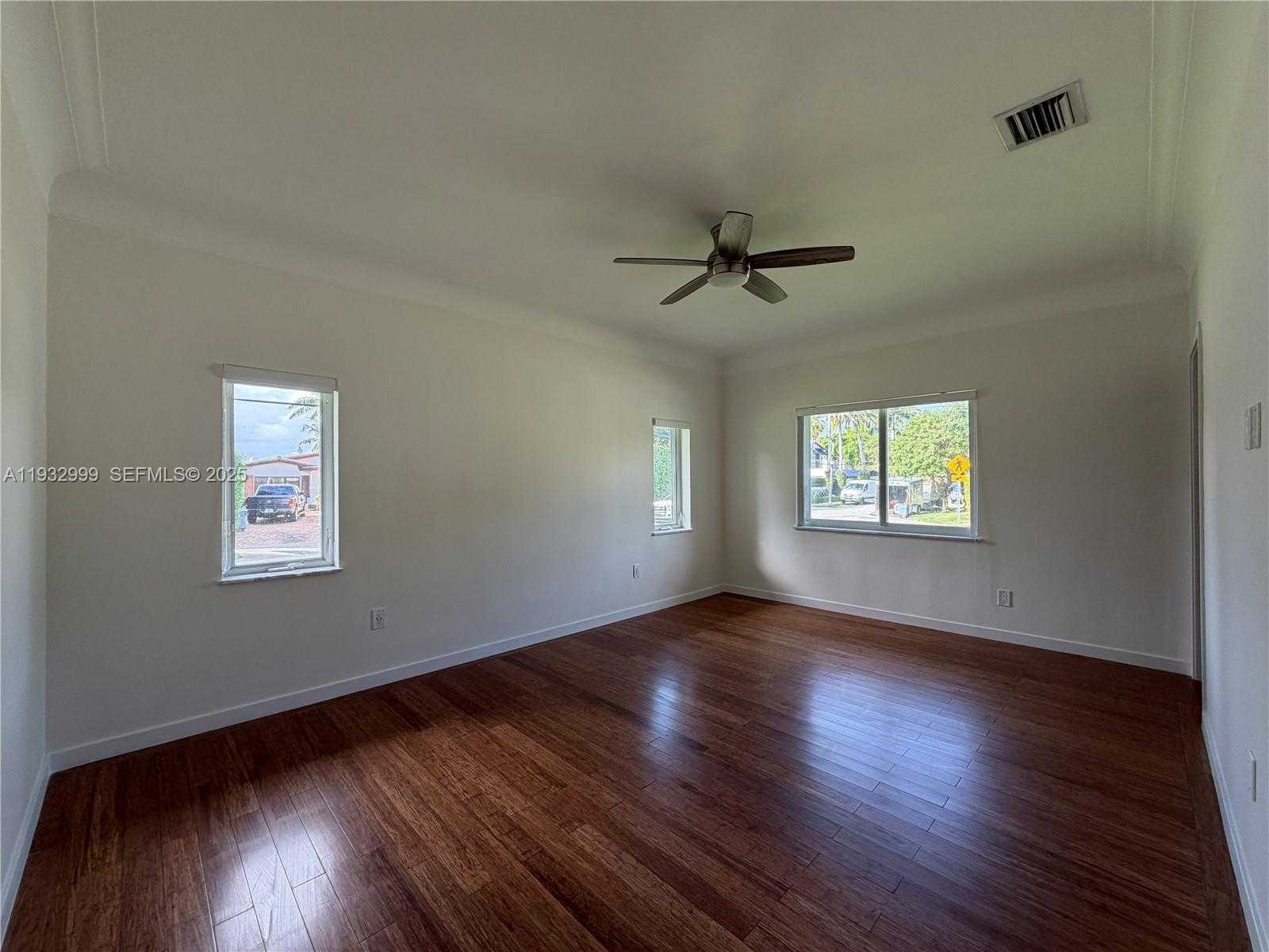 Small Image of 621 WEST DILIDO DR, Miami Beach Number 19