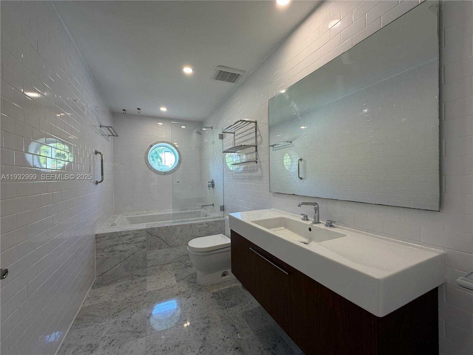 Small Image of 621 WEST DILIDO DR, Miami Beach Number 23