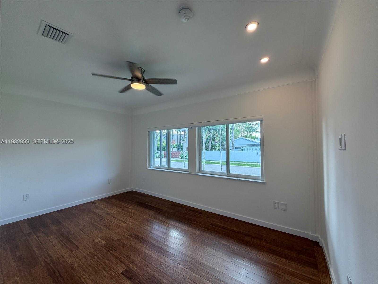Small Image of 621 WEST DILIDO DR, Miami Beach Number 24