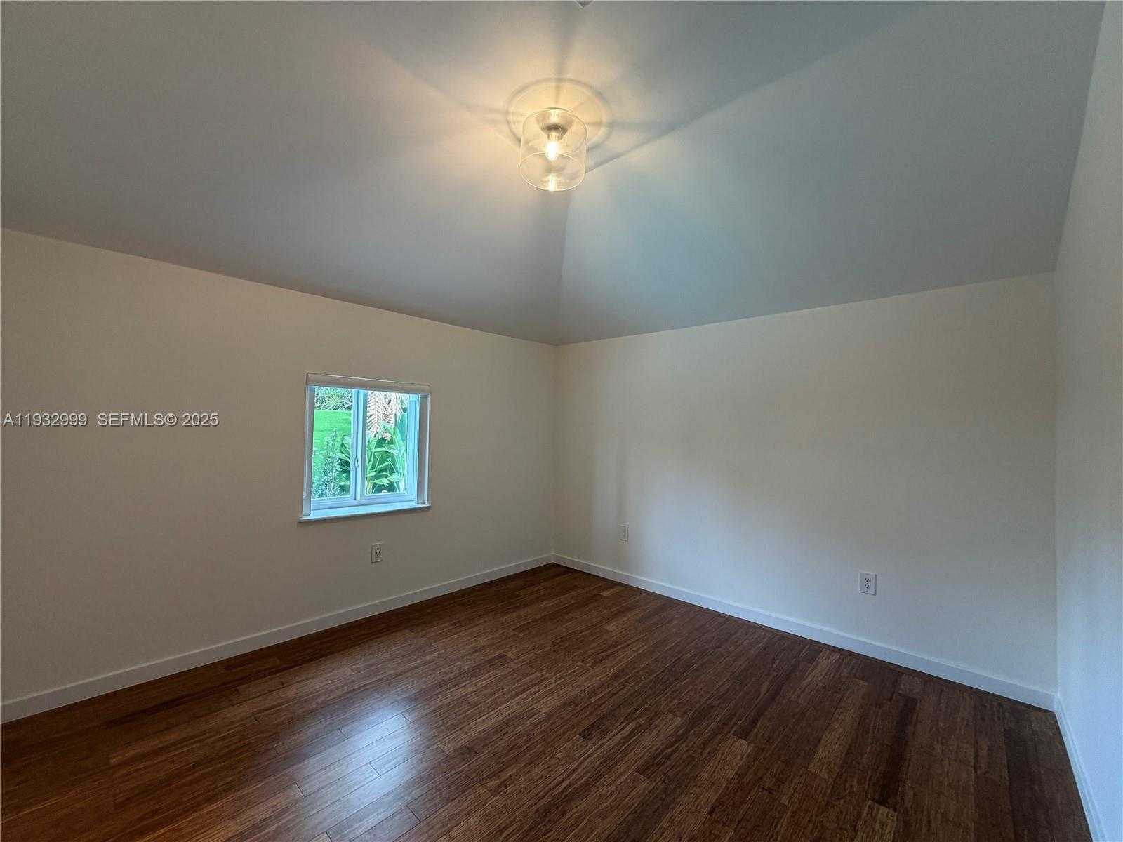 Small Image of 621 WEST DILIDO DR, Miami Beach Number 25