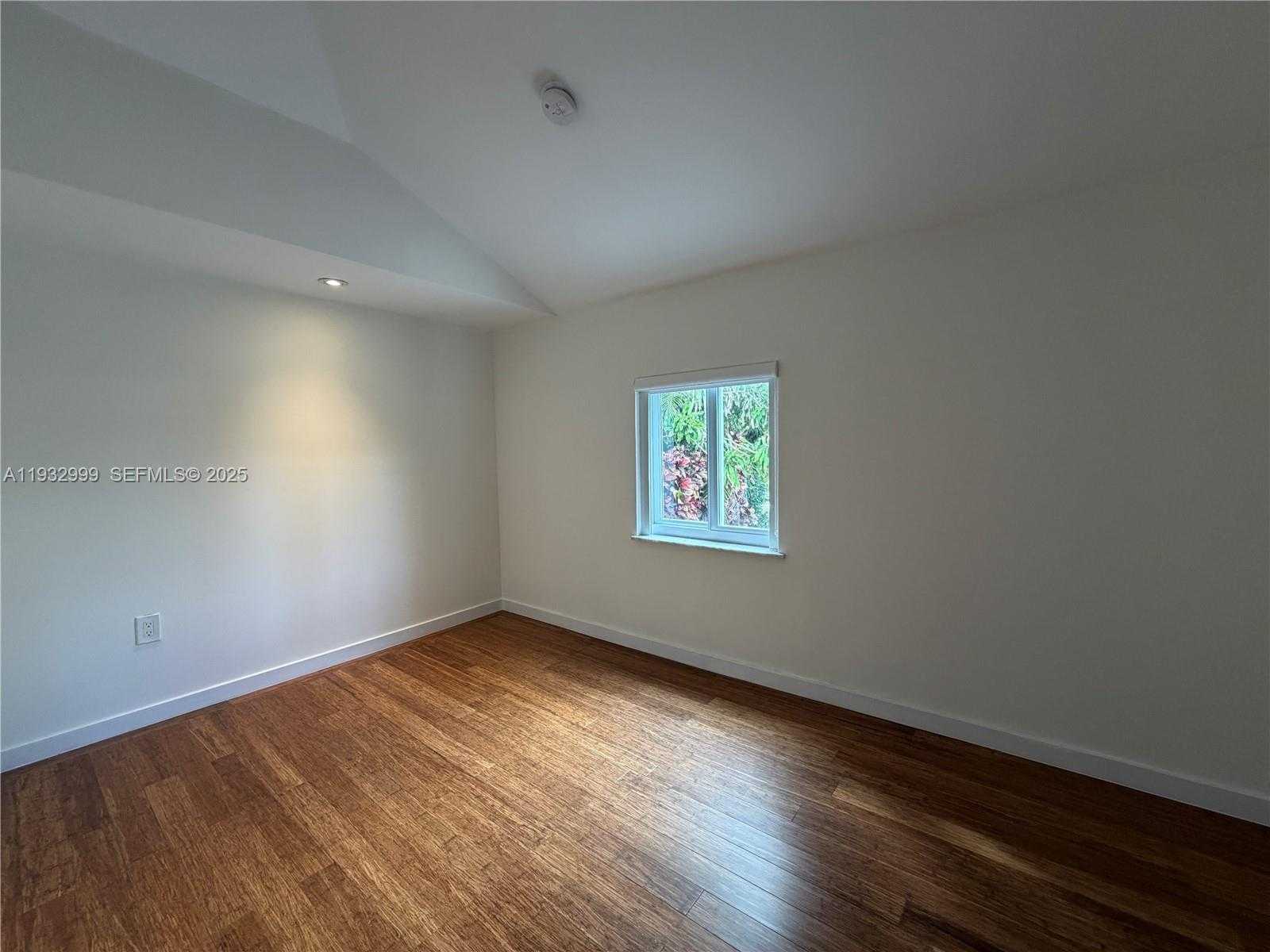 Small Image of 621 WEST DILIDO DR, Miami Beach Number 26