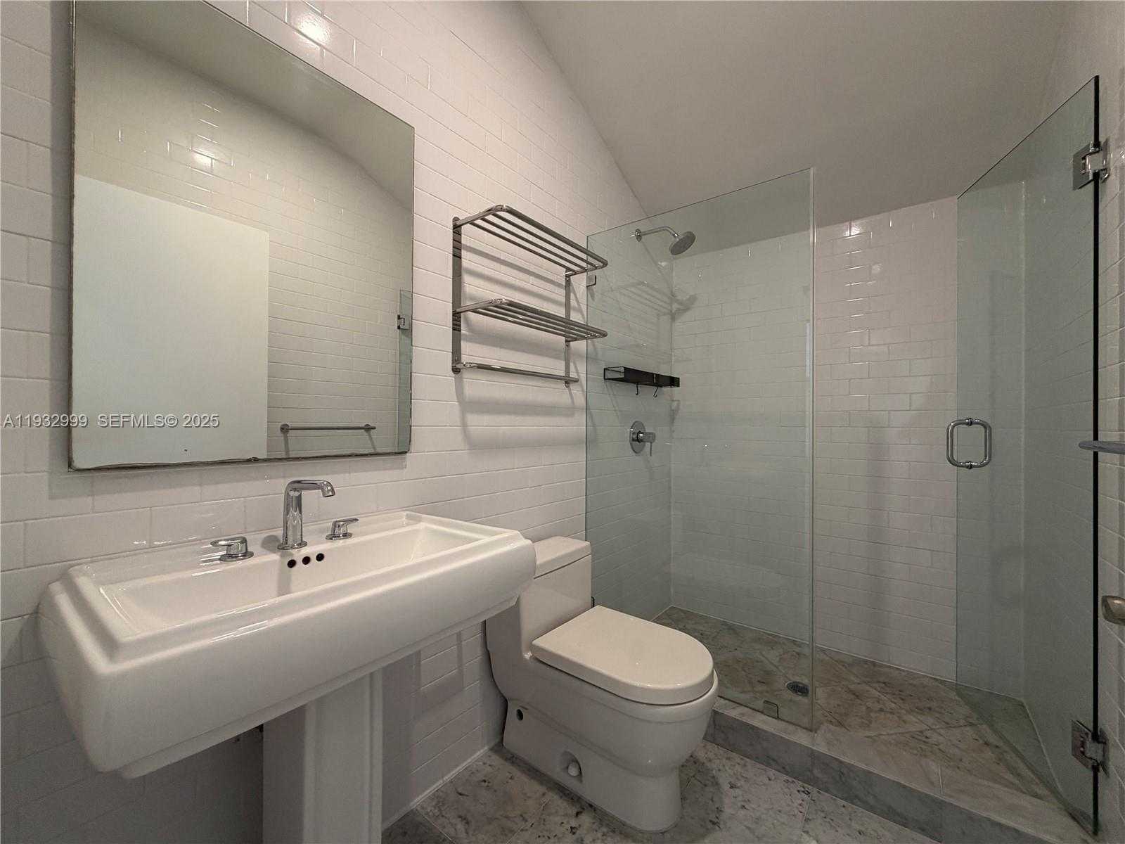 Small Image of 621 WEST DILIDO DR, Miami Beach Number 27