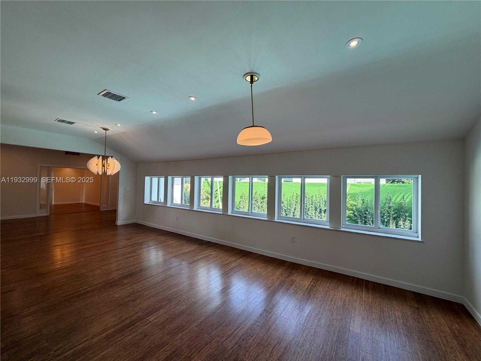 Small Image of 621 WEST DILIDO DR, Miami Beach Number 6