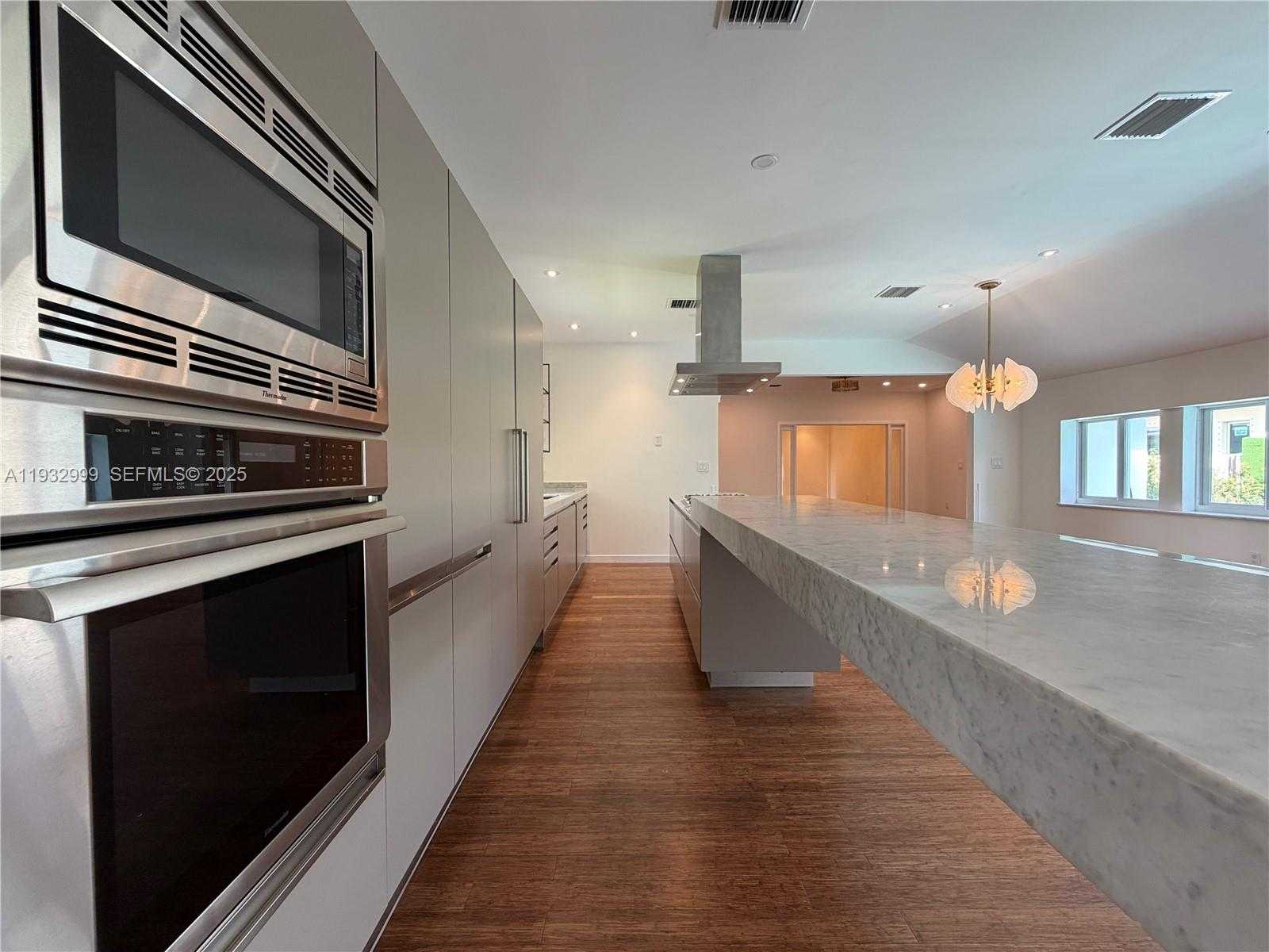 Small Image of 621 WEST DILIDO DR, Miami Beach Number 7