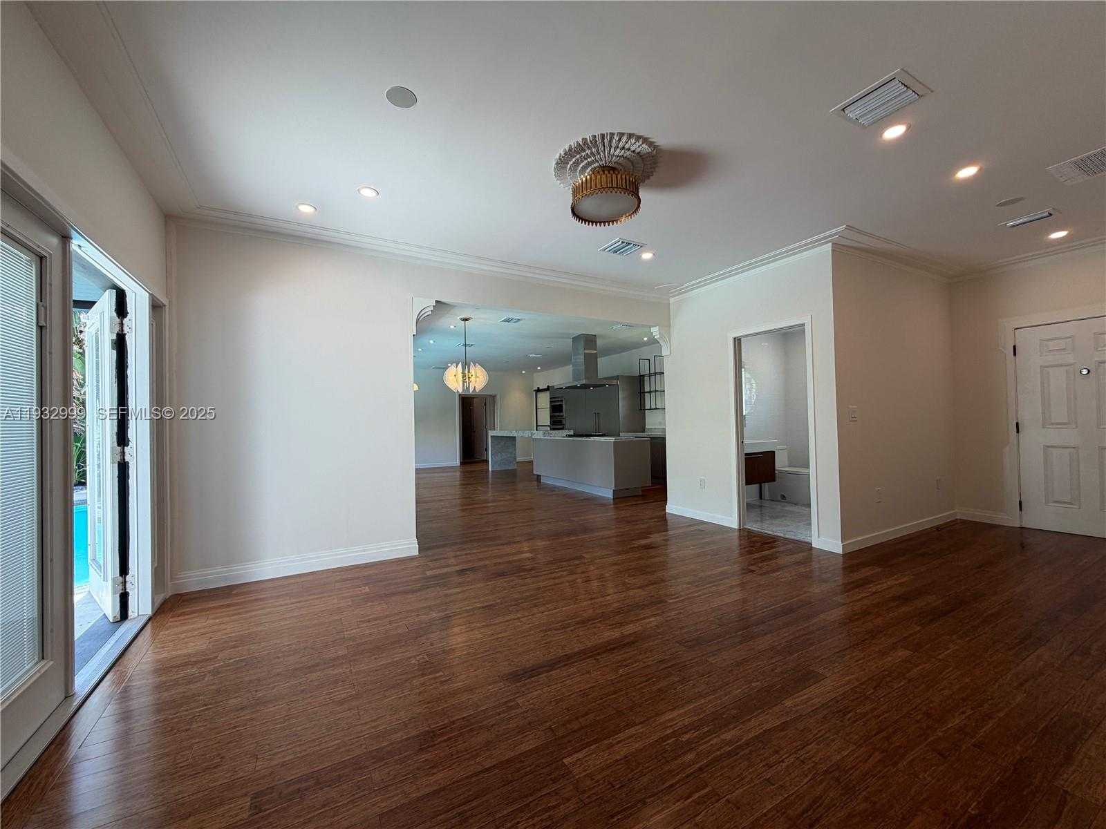 Small Image of 621 WEST DILIDO DR, Miami Beach Number 9