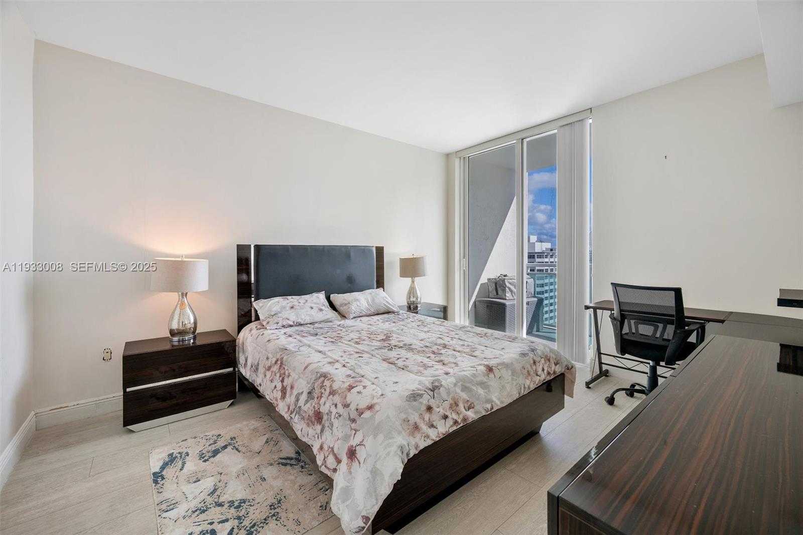 Small Image of 951 BRICKELL AVE #1806, Miami Number 15