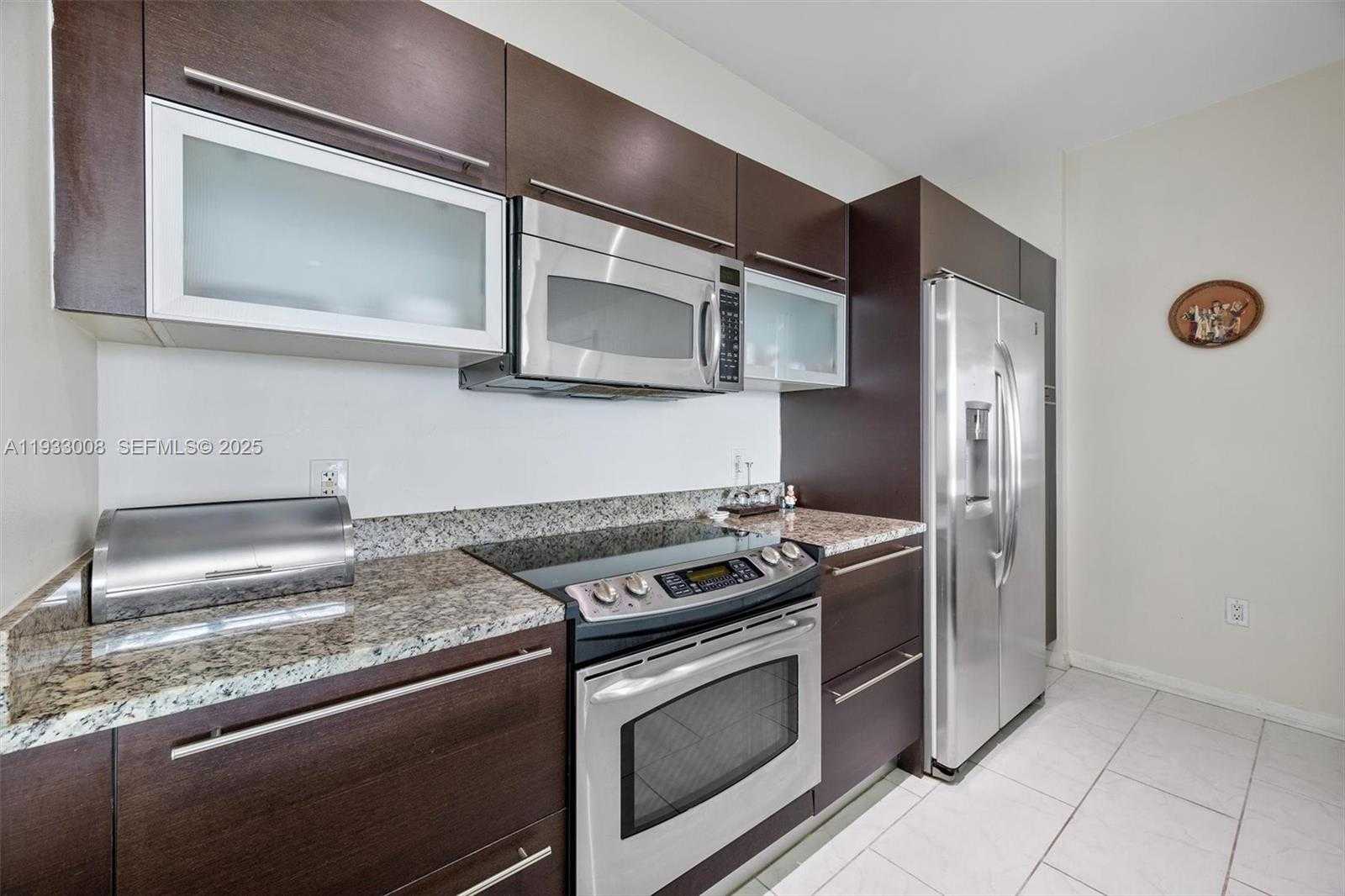 Small Image of 951 BRICKELL AVE #1806, Miami Number 6