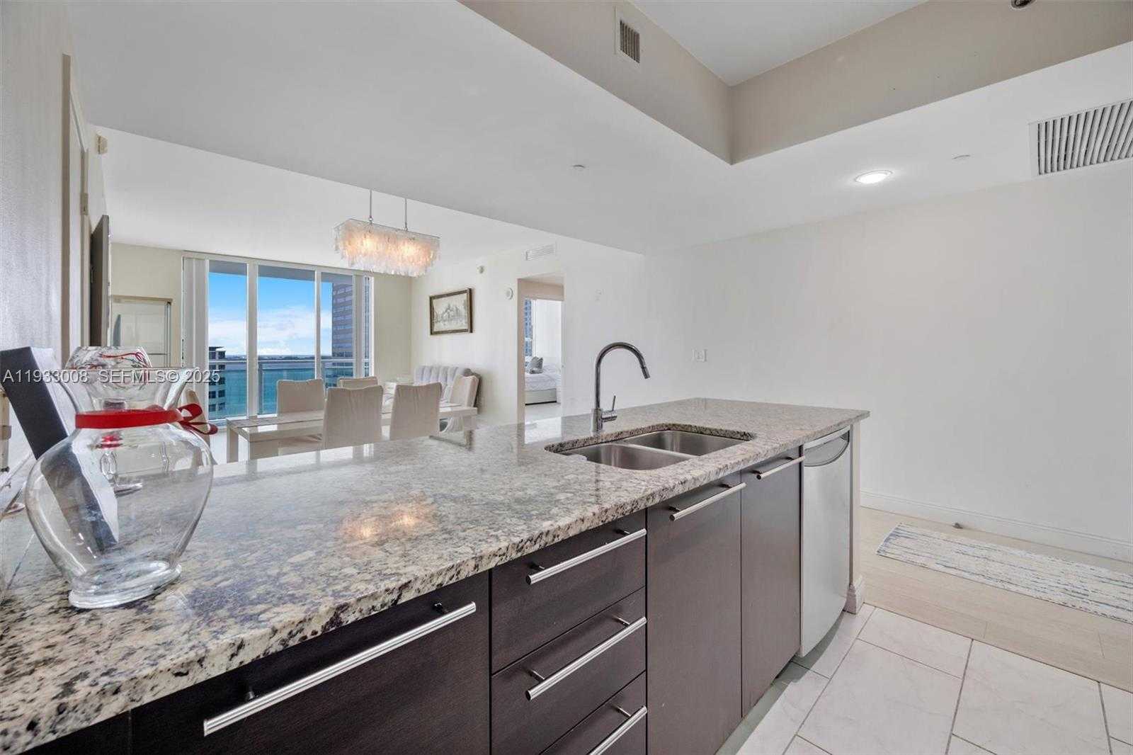 Small Image of 951 BRICKELL AVE #1806, Miami Number 8