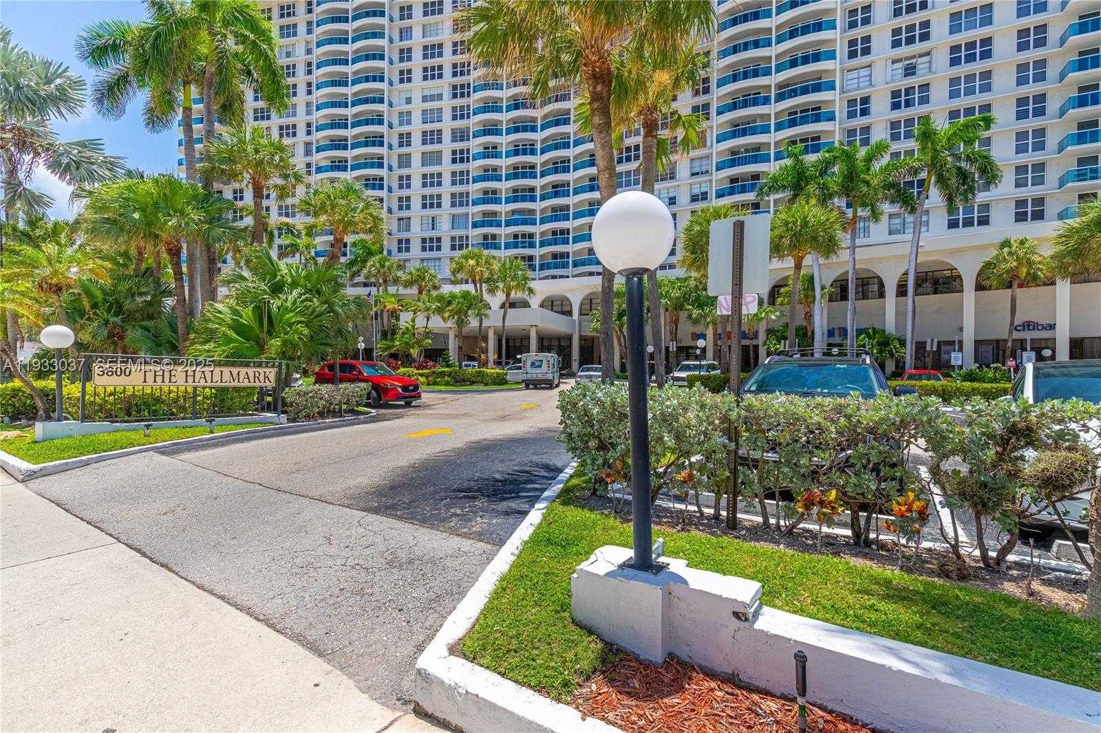 Small Image of 3800 SOUTH OCEAN DR #1723, Hollywood Number 2