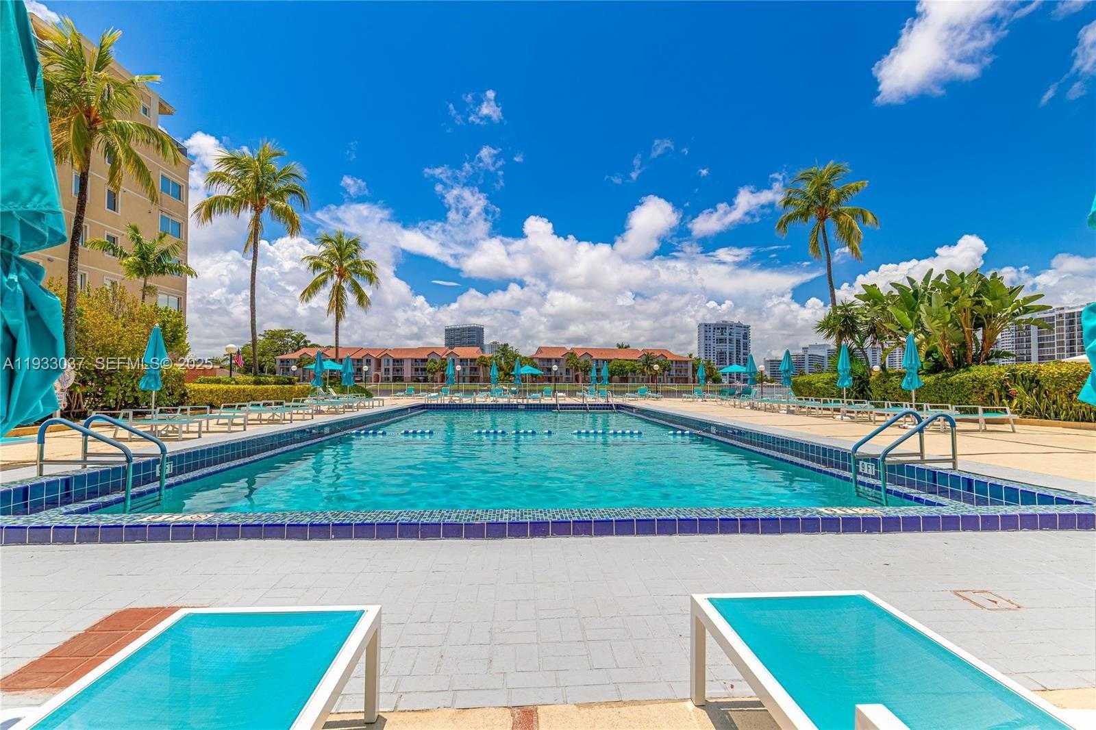 Small Image of 3800 SOUTH OCEAN DR #1723, Hollywood Number 9