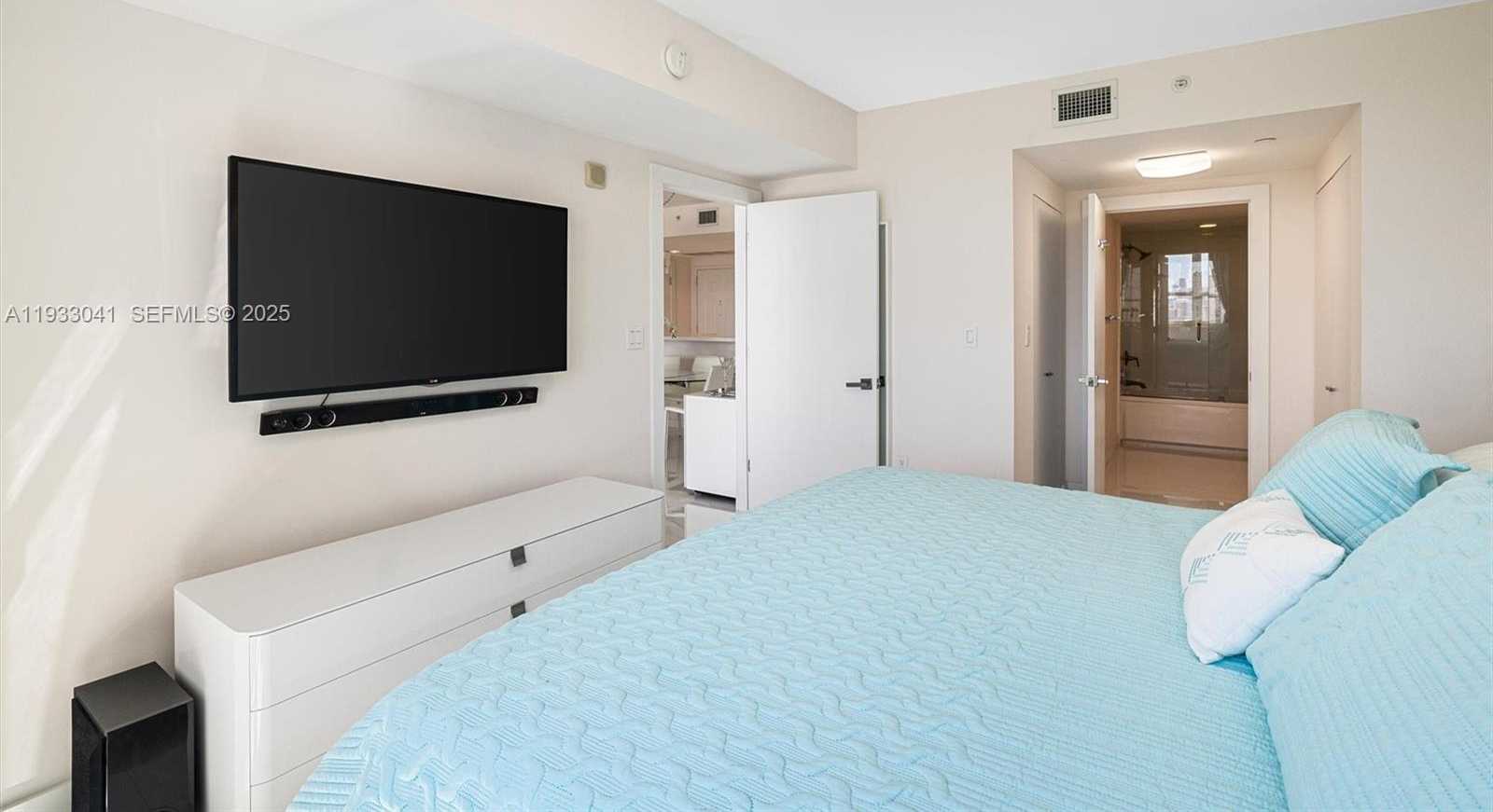 Small Image of 19501 WEST COUNTRY CLUB DR #2307, Aventura Number 15