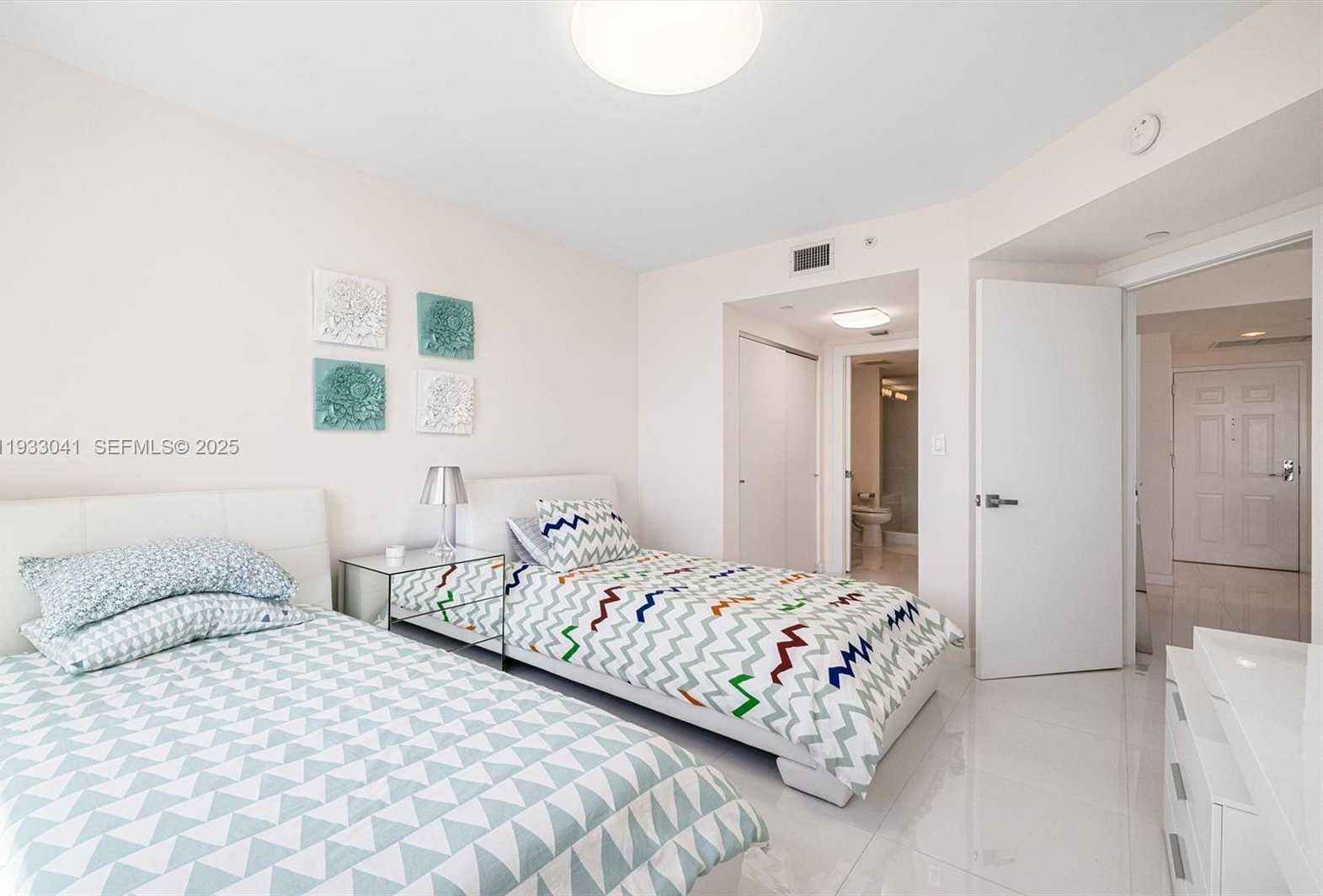 Small Image of 19501 WEST COUNTRY CLUB DR #2307, Aventura Number 19