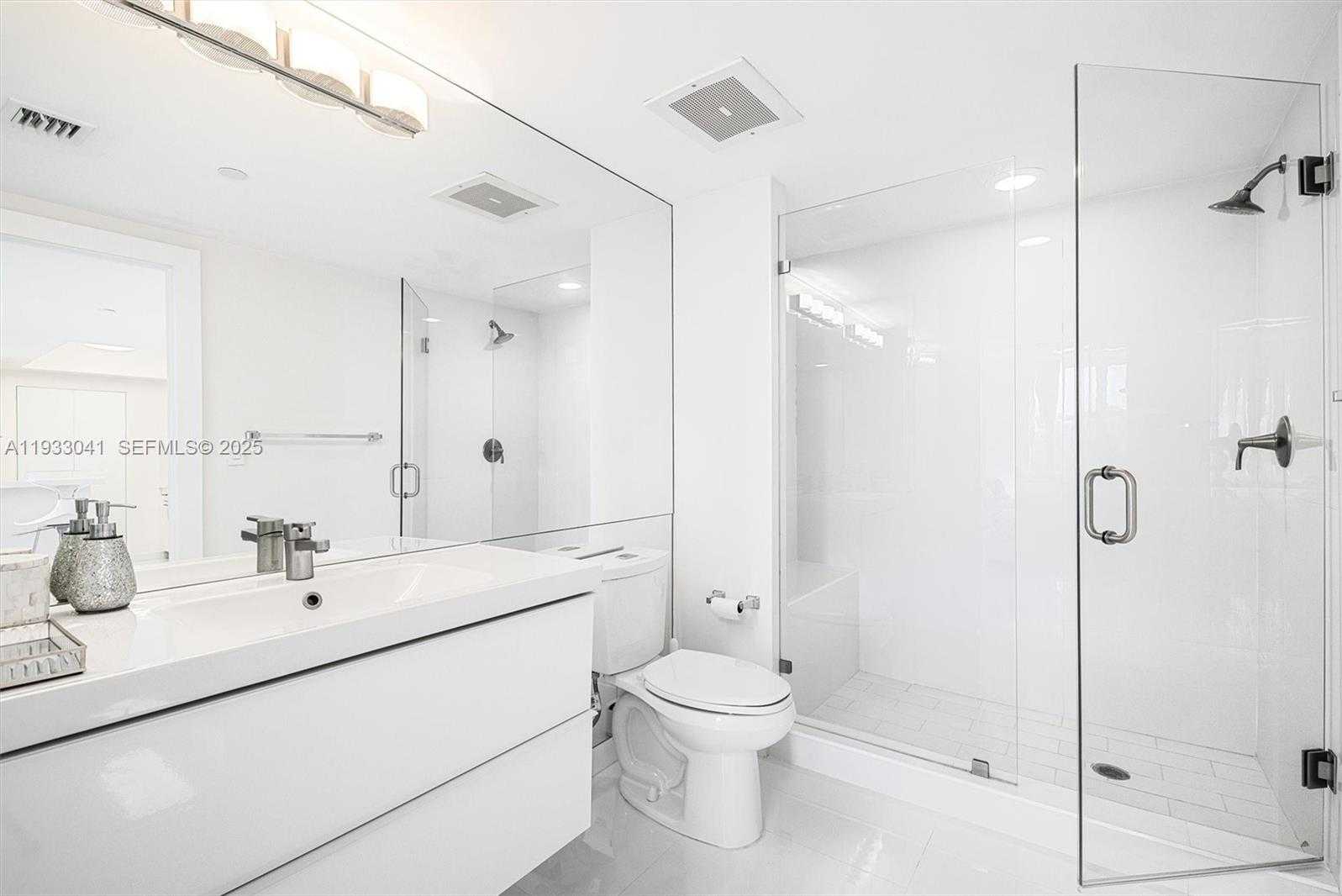 Small Image of 19501 WEST COUNTRY CLUB DR #2307, Aventura Number 21