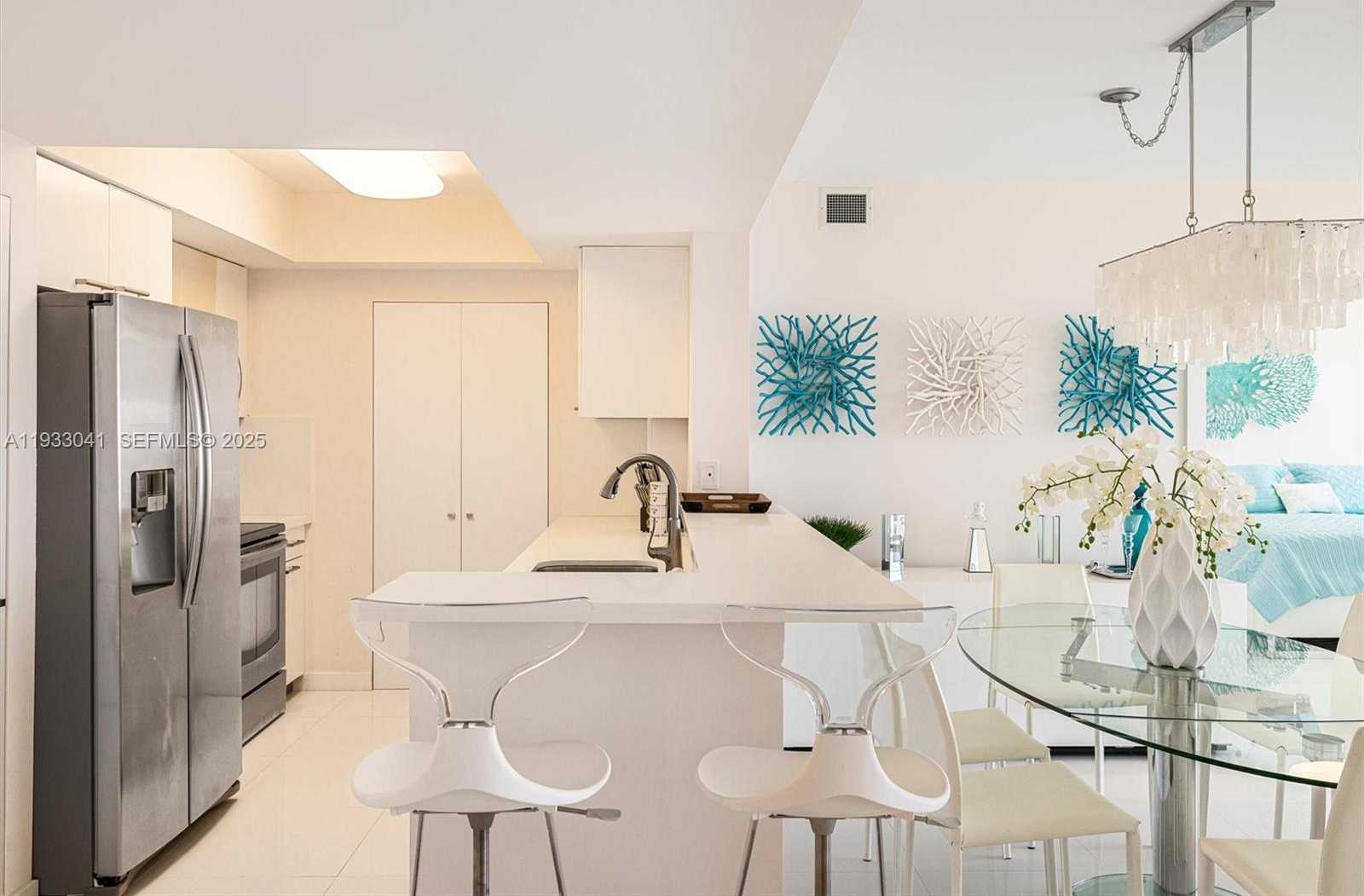 Small Image of 19501 WEST COUNTRY CLUB DR #2307, Aventura Number 3