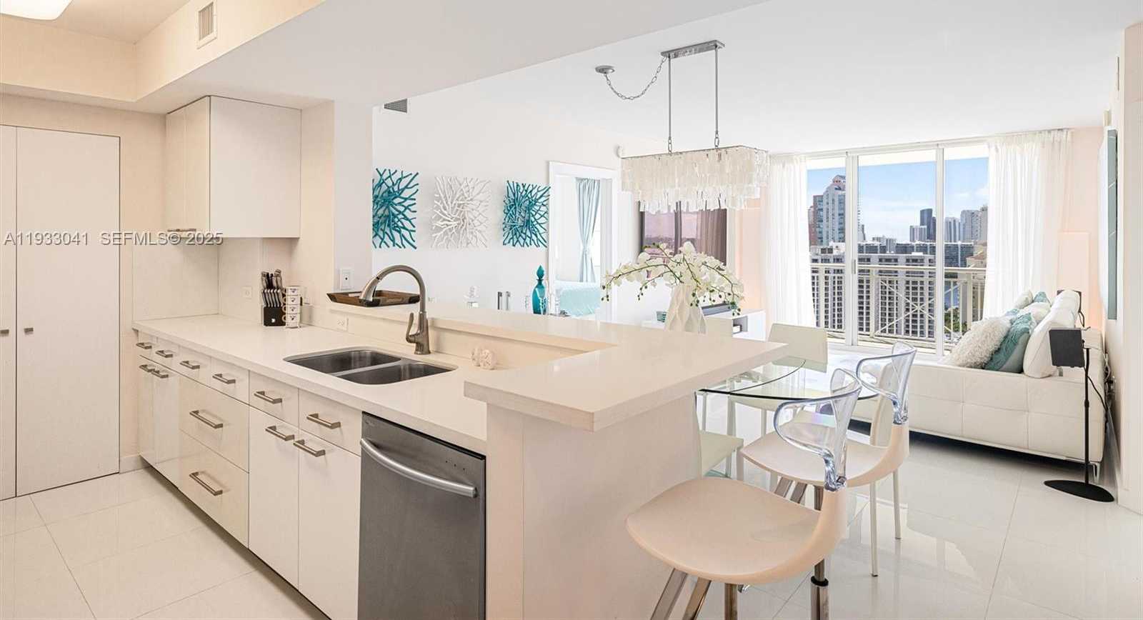 Small Image of 19501 WEST COUNTRY CLUB DR #2307, Aventura Number 4