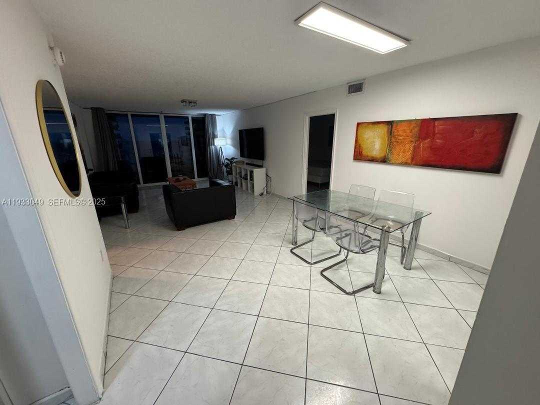 Small Image of 5750 COLLINS AVE #10J, Miami Beach Number 7