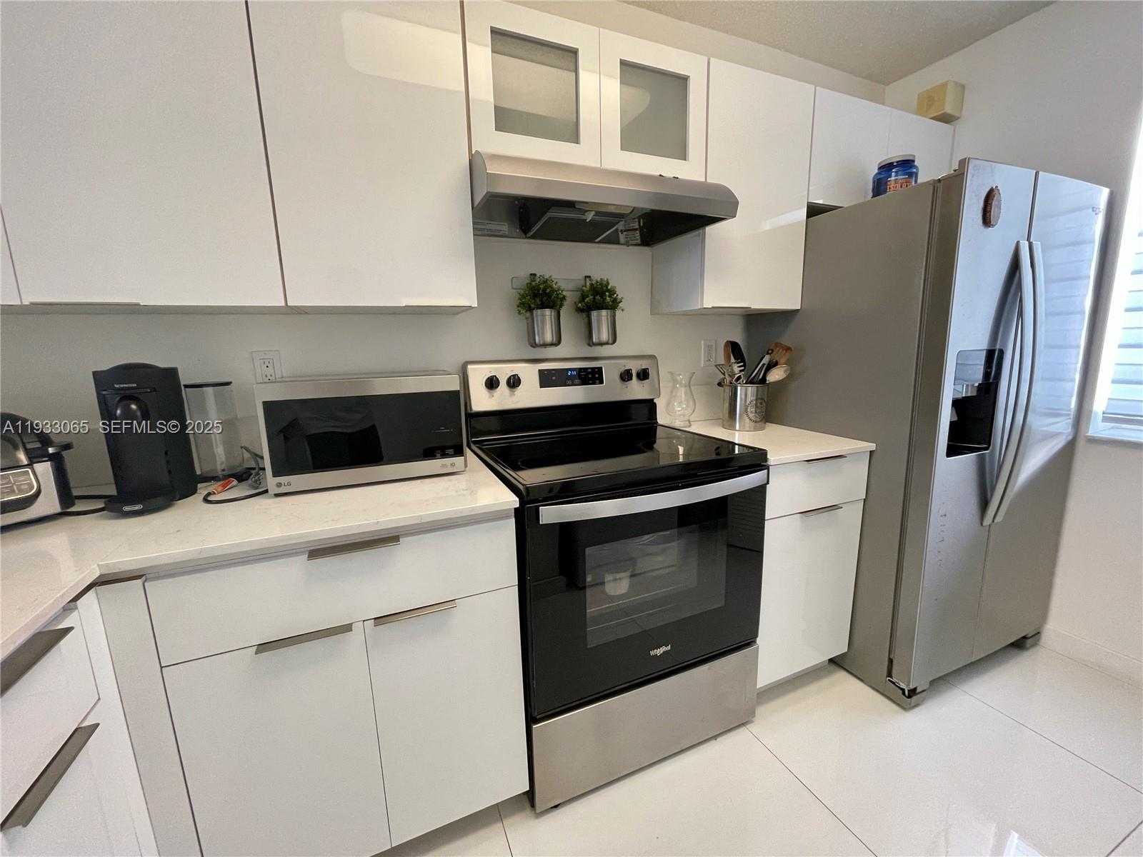 Small Image of 1401 BAY RD #304, Miami Beach Number 11