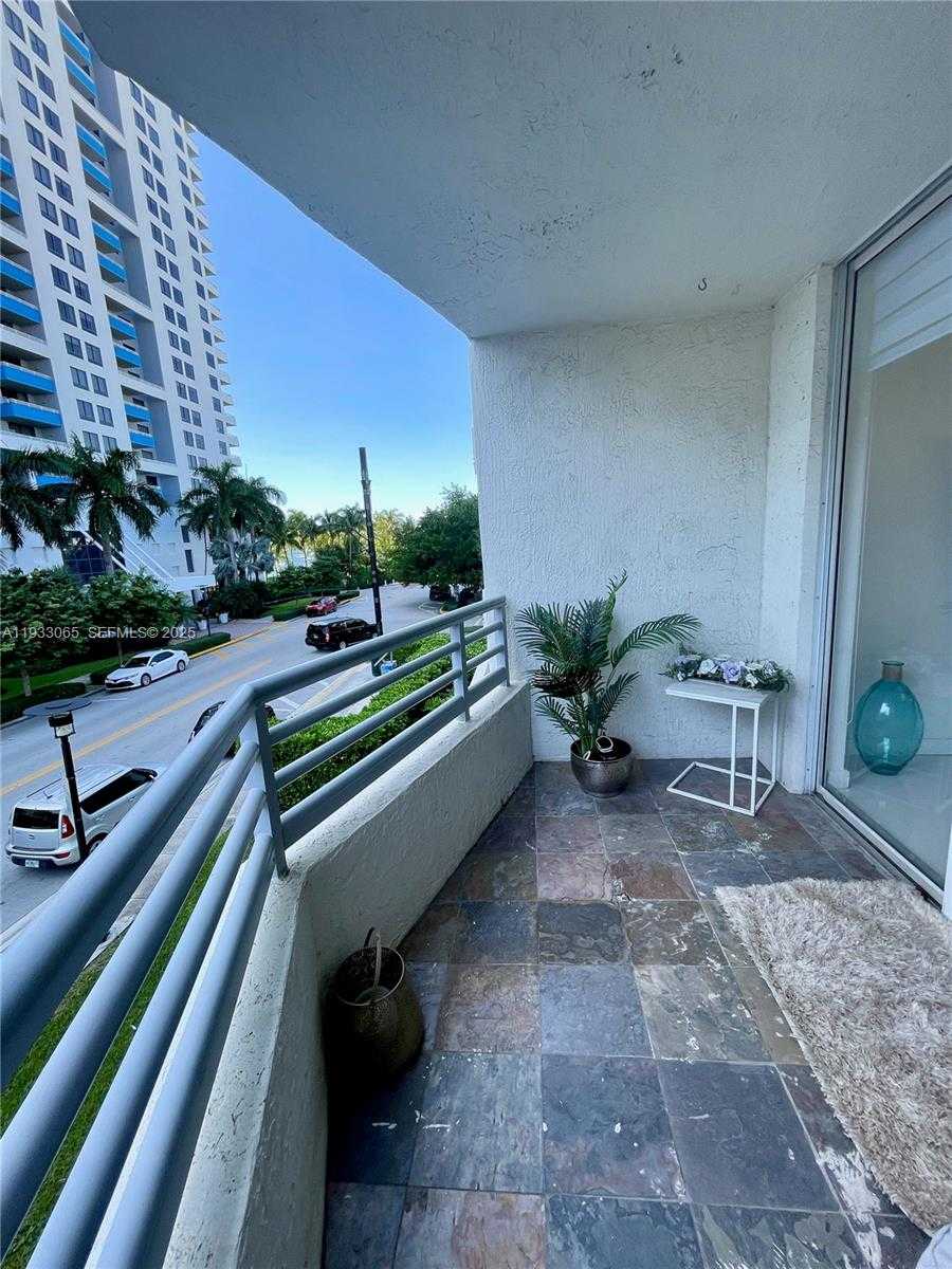 Small Image of 1401 BAY RD #304, Miami Beach Number 24