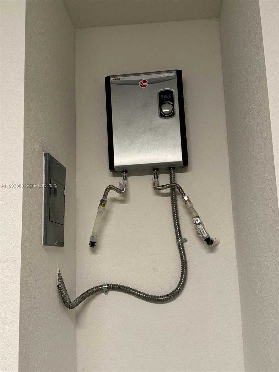 Small Image of Miami Number 27