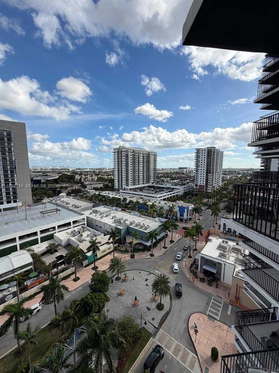 Small Image of 5300 PASEO BLVD #1107, Doral Number 17