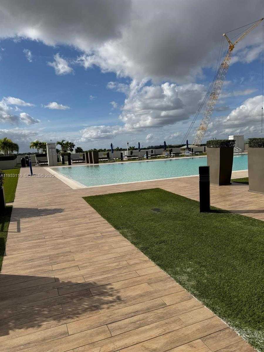 Small Image of 5300 PASEO BLVD #1107, Doral Number 19