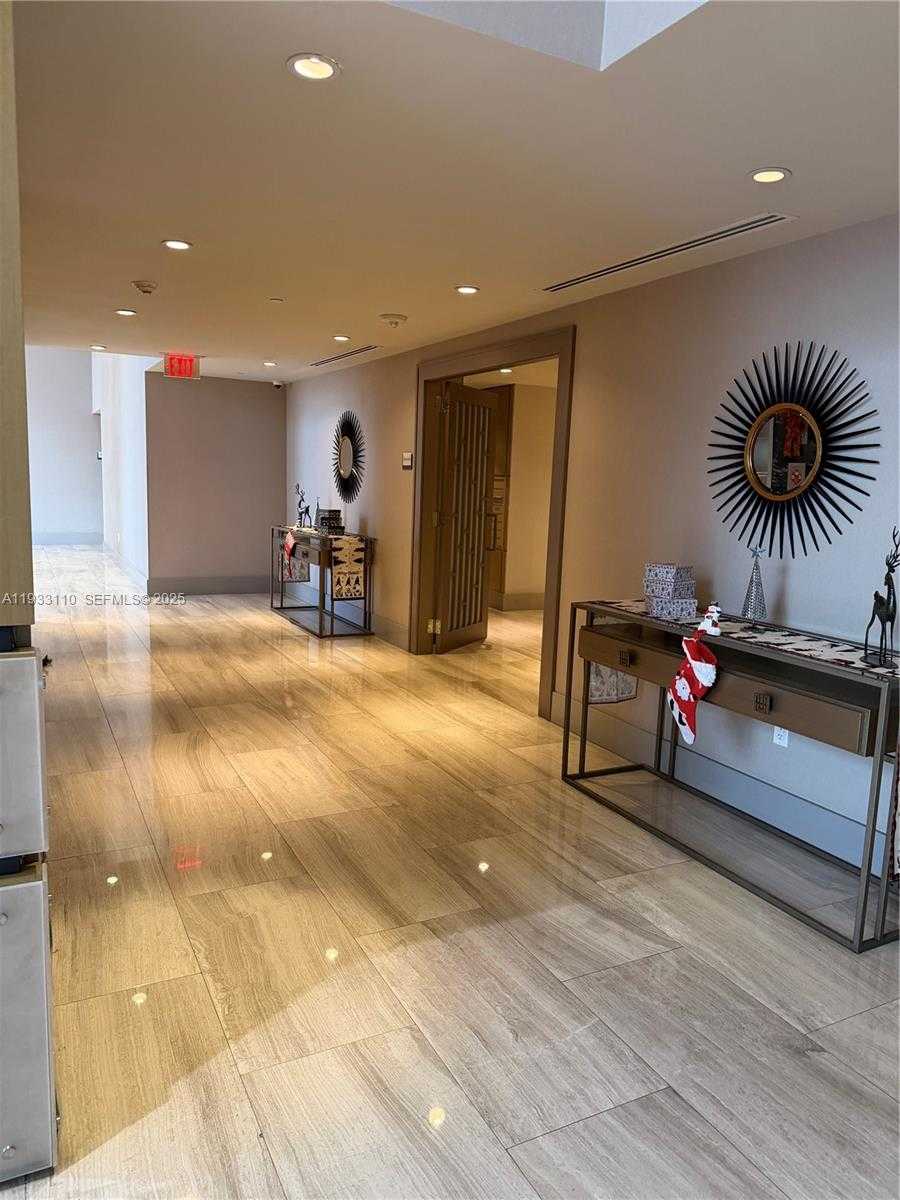 Small Image of 5300 PASEO BLVD #1107, Doral Number 3