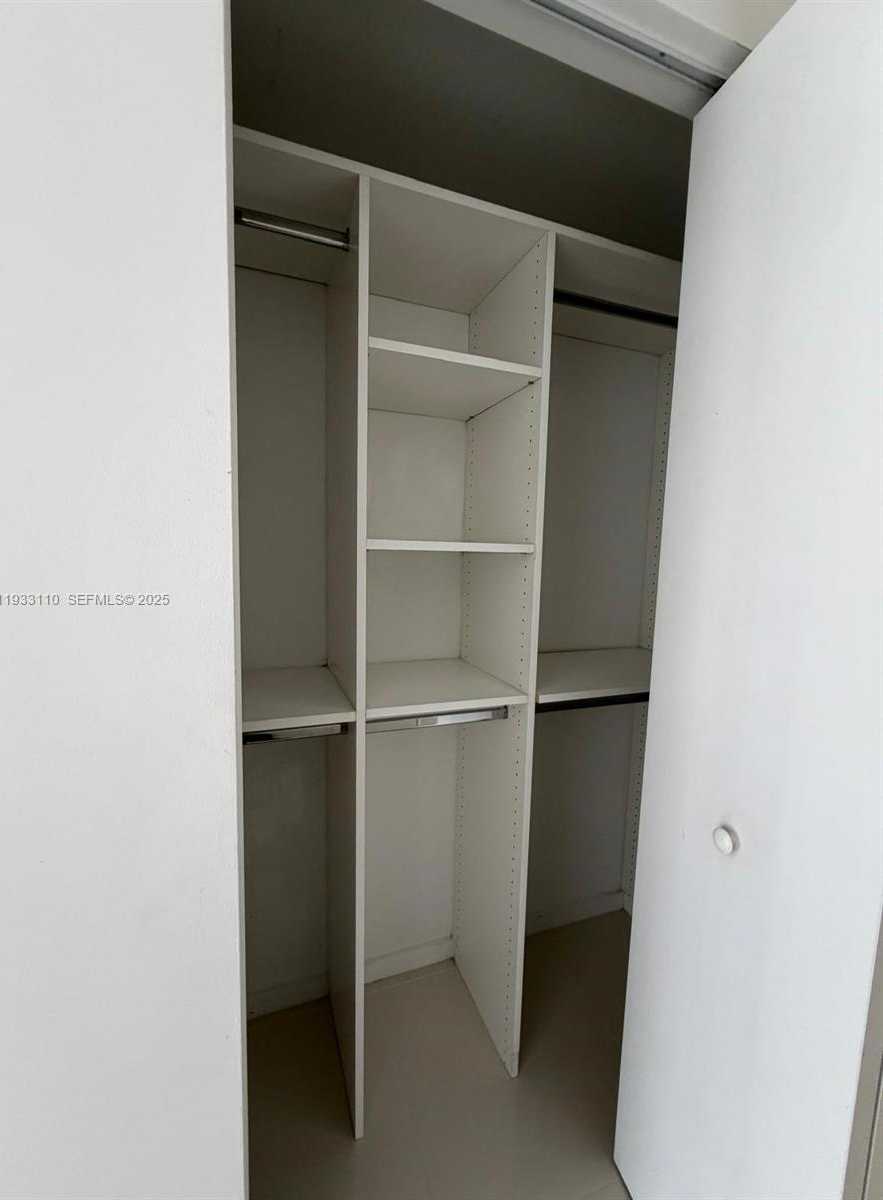 Small Image of 5300 PASEO BLVD #1107, Doral Number 34