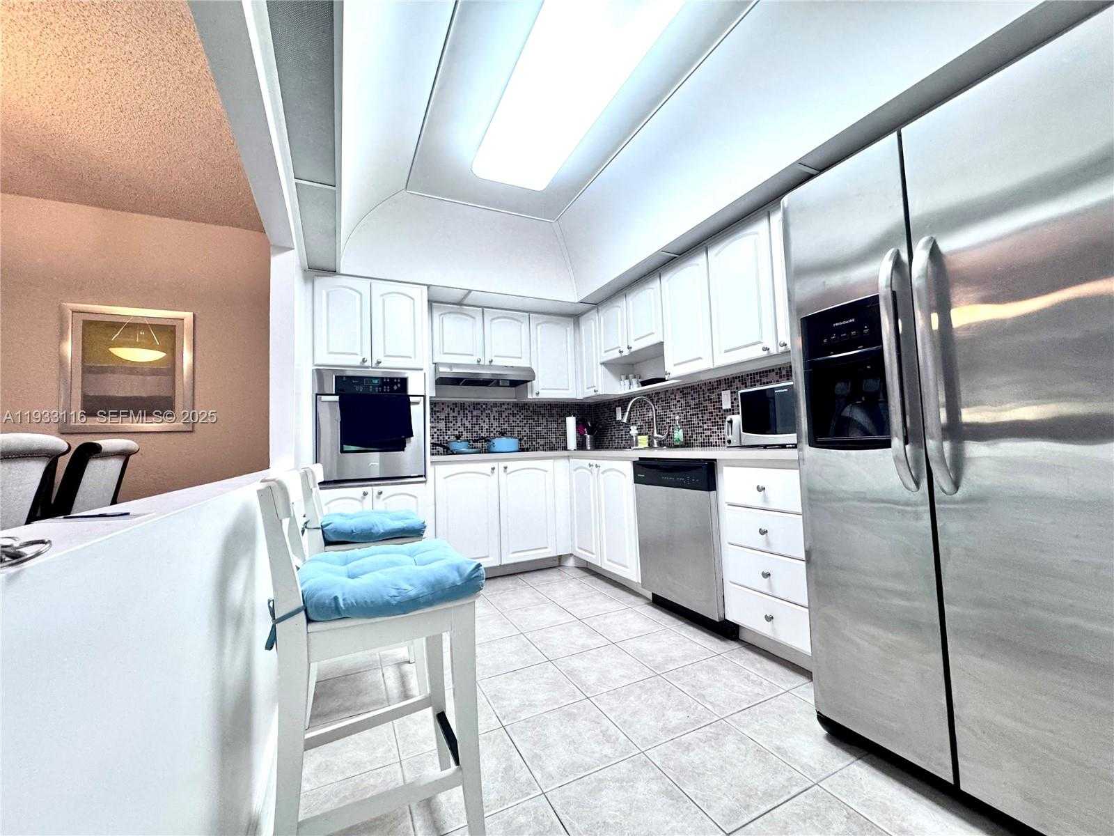 Small Image of 19390 COLLINS AVE #422, Sunny Isles Beach Number 7