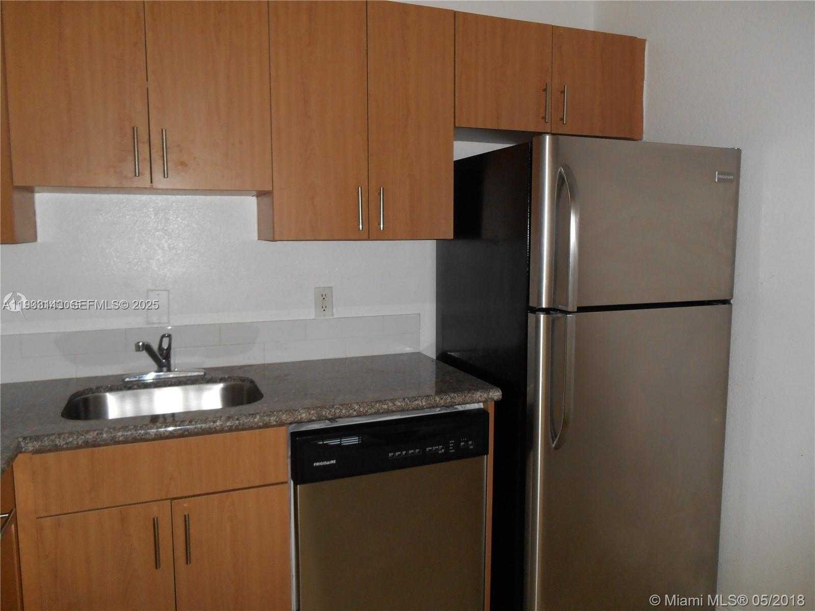 Small Image of 5122 NORTH WEST 79TH AVE #305, Doral Number 3