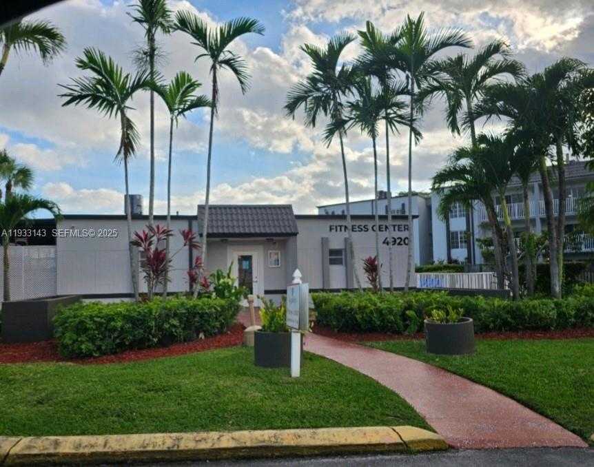 Small Image of 5122 NORTH WEST 79TH AVE #305, Doral Number 7