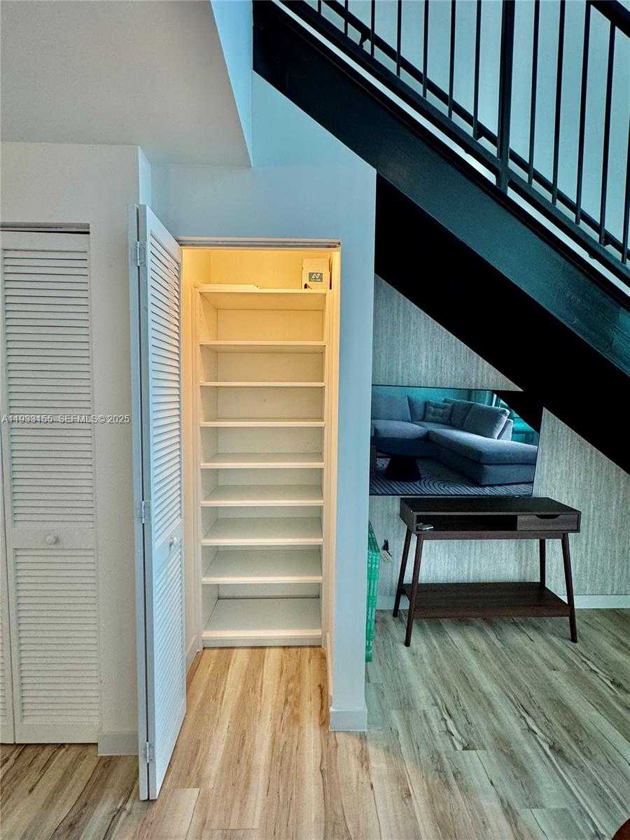 Small Image of 300 SOUTH BISCAYNE BLVD #L-1210, Miami Number 11