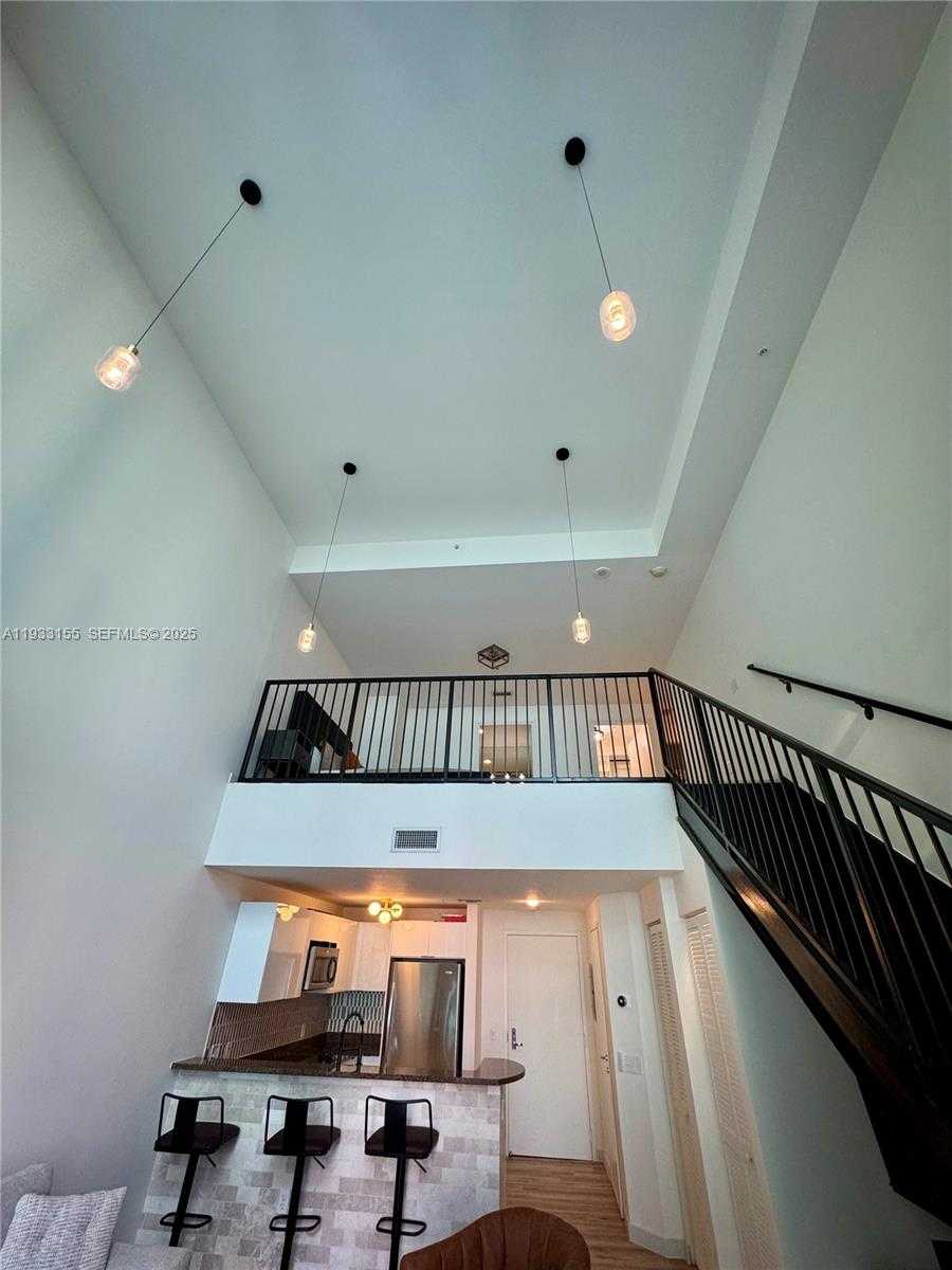 Small Image of 300 SOUTH BISCAYNE BLVD #L-1210, Miami Number 20