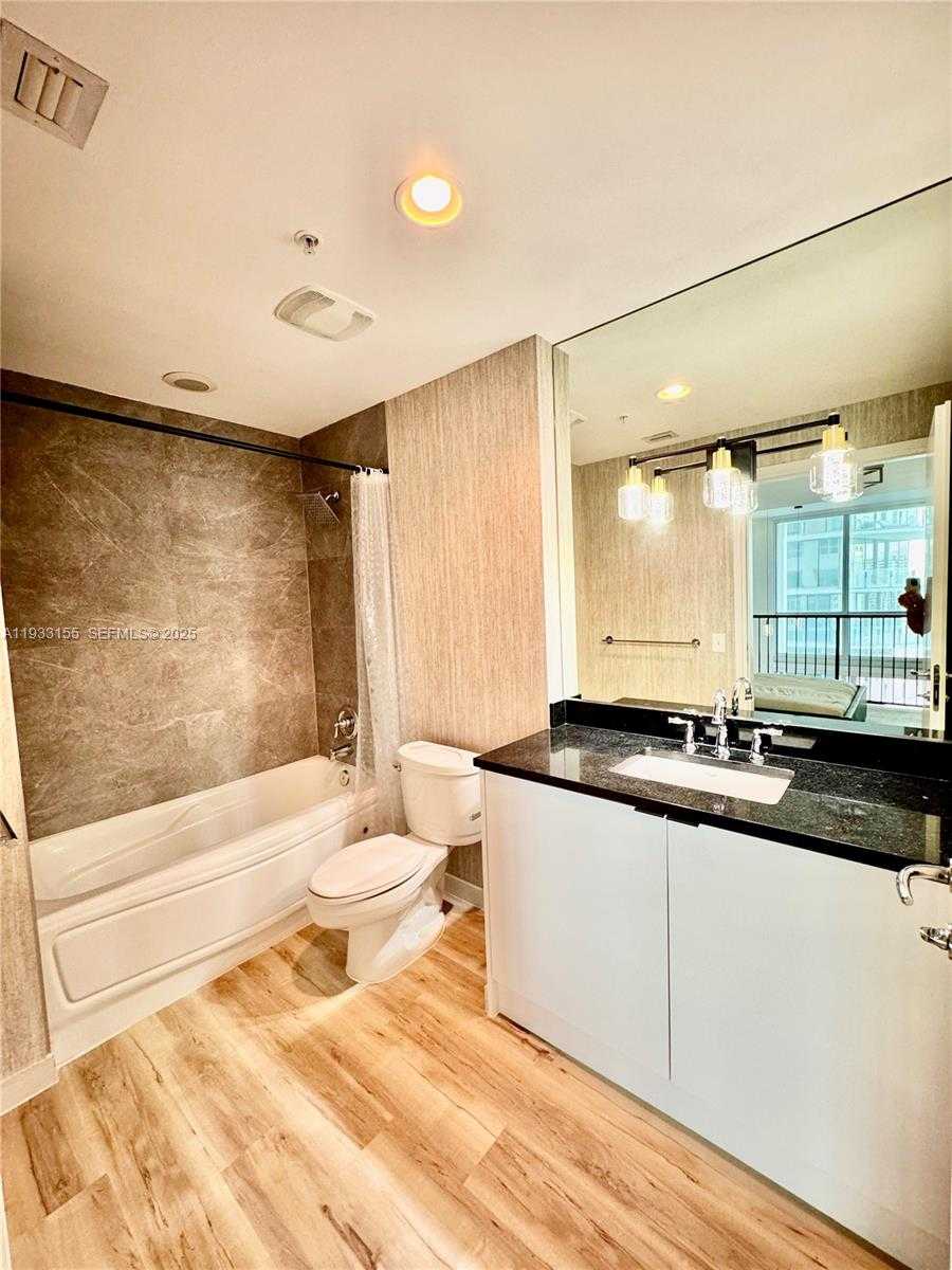 Small Image of 300 SOUTH BISCAYNE BLVD #L-1210, Miami Number 29