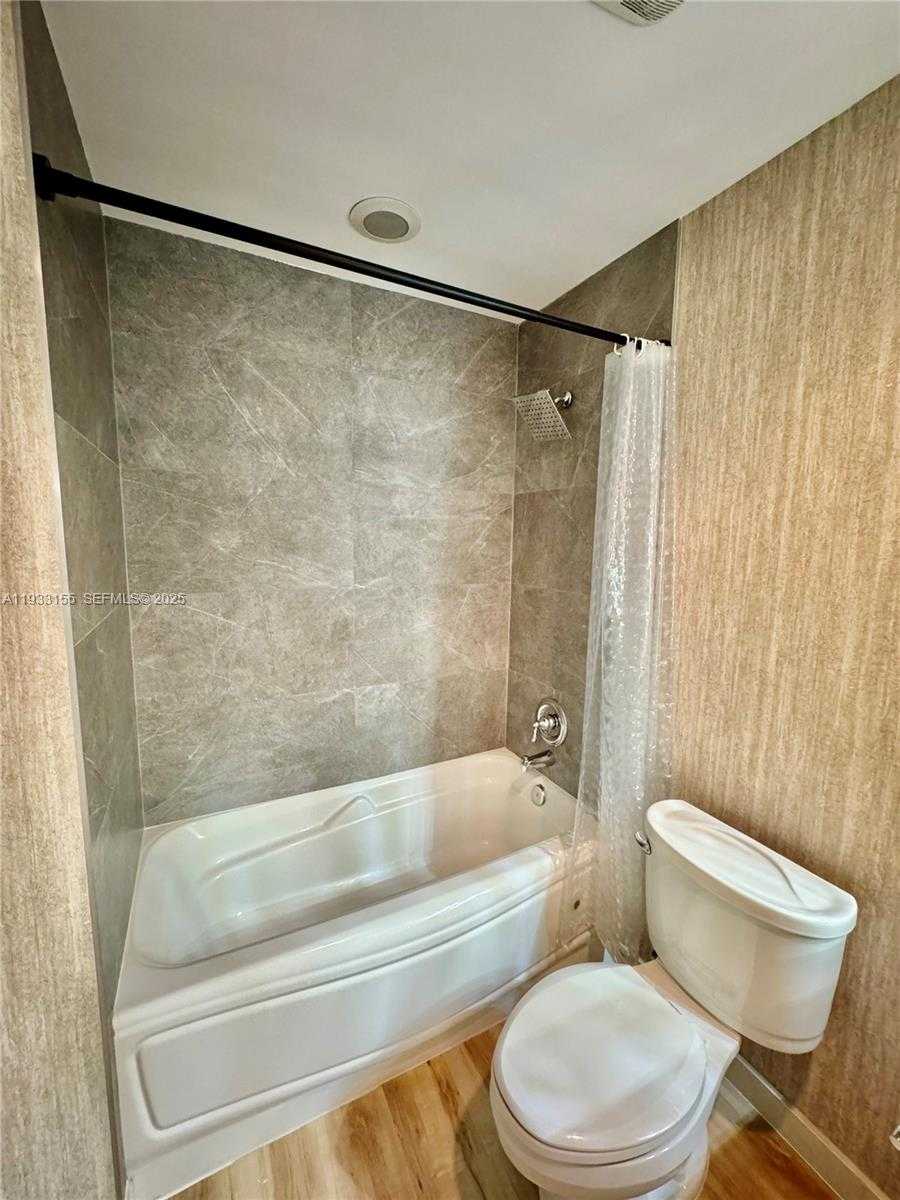 Small Image of 300 SOUTH BISCAYNE BLVD #L-1210, Miami Number 31