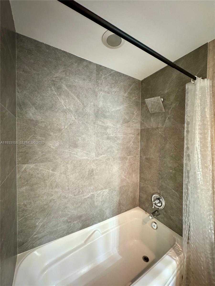 Small Image of 300 SOUTH BISCAYNE BLVD #L-1210, Miami Number 32