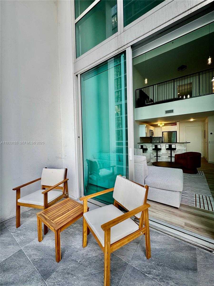 Small Image of 300 SOUTH BISCAYNE BLVD #L-1210, Miami Number 4