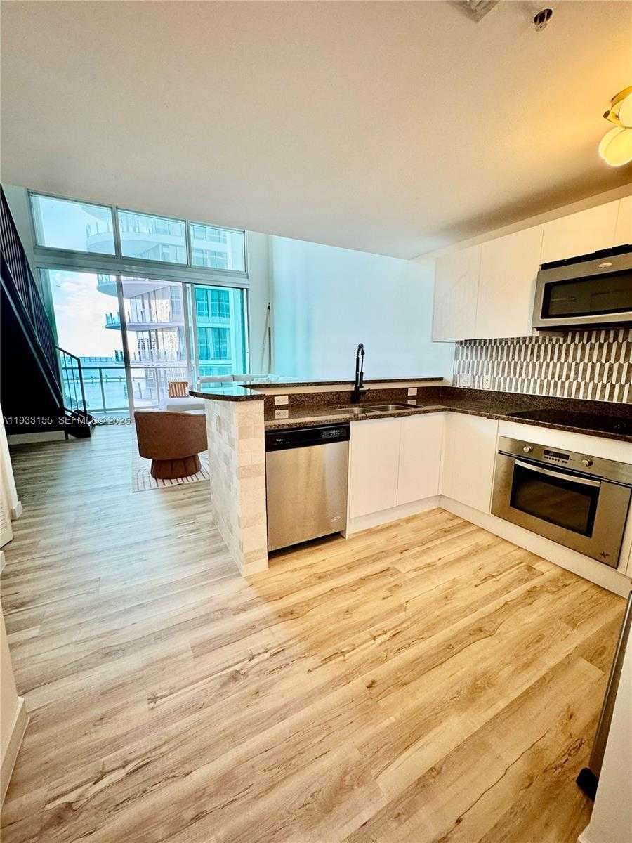 Small Image of 300 SOUTH BISCAYNE BLVD #L-1210, Miami Number 6