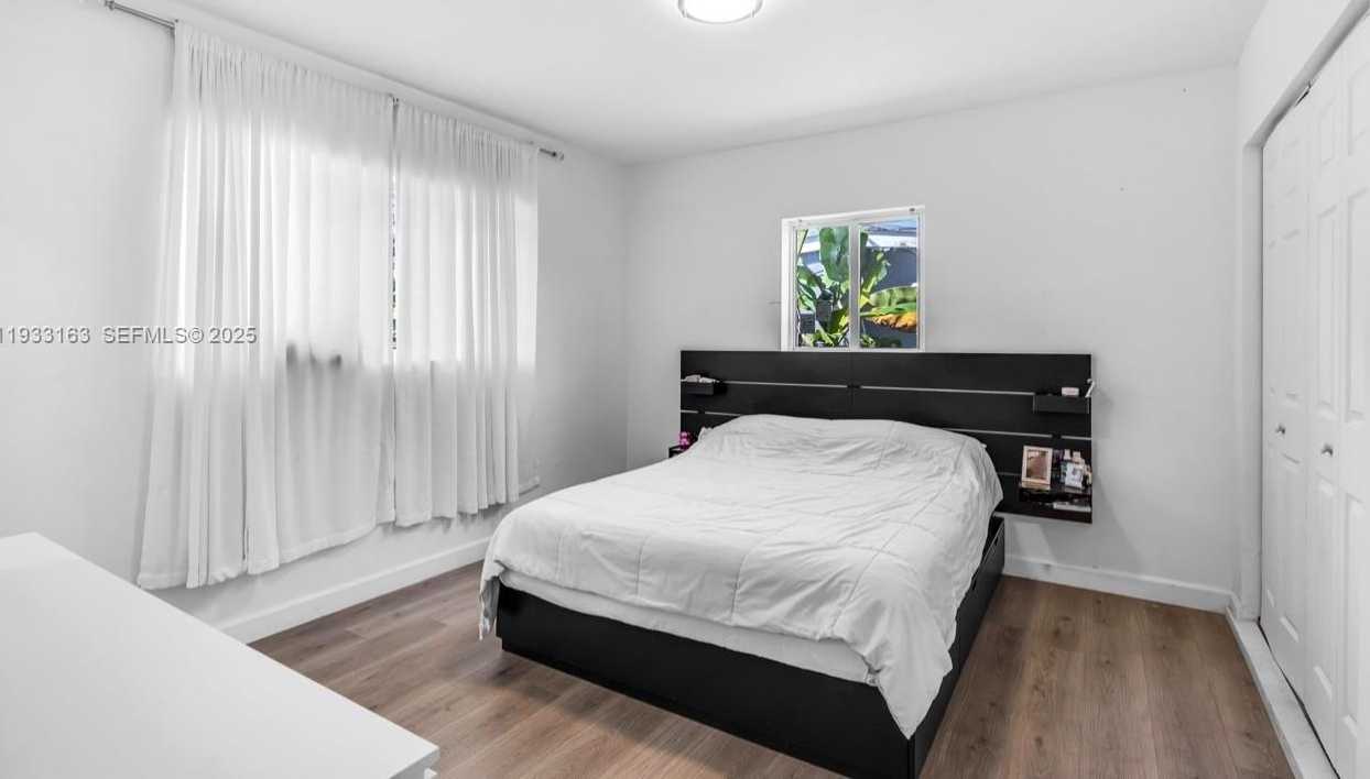 Small Image of 1735 NORTH EAST 147TH ST #1735, Miami Number 8