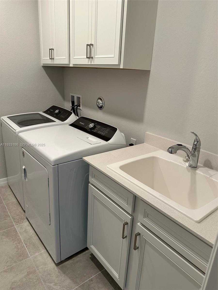 Small Image of Port St. Lucie Number 16