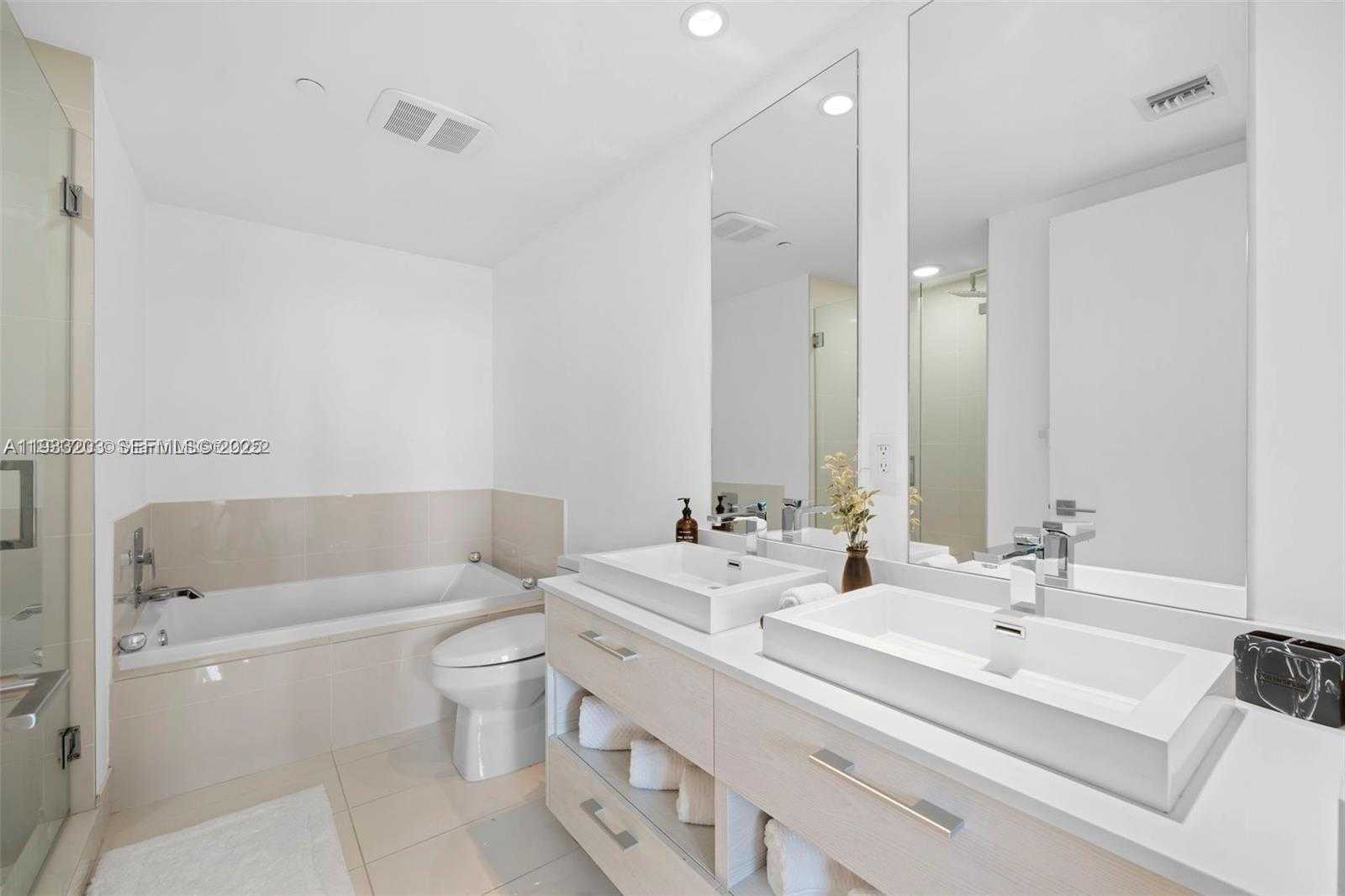 Small Image of 45 SOUTH WEST 9TH ST #1403, Miami Number 17