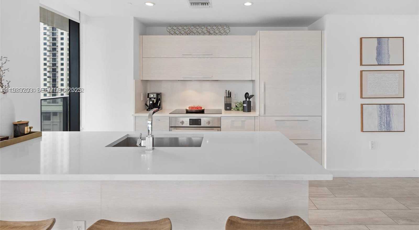 Small Image of 45 SOUTH WEST 9TH ST #1403, Miami Number 6