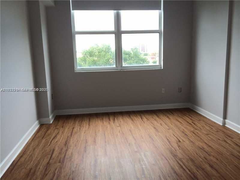 Small Image of 3180 CORAL WAY #304, Miami Number 4