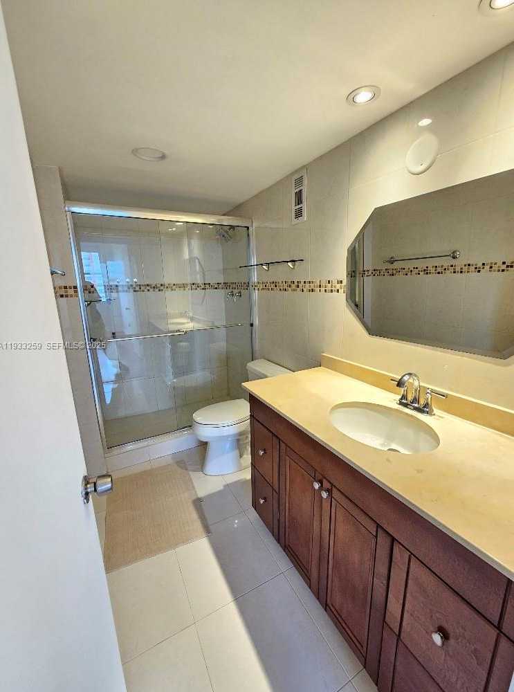 Small Image of 1300 NORTH EAST MIAMI GARDENS DR #706E, Miami Number 18